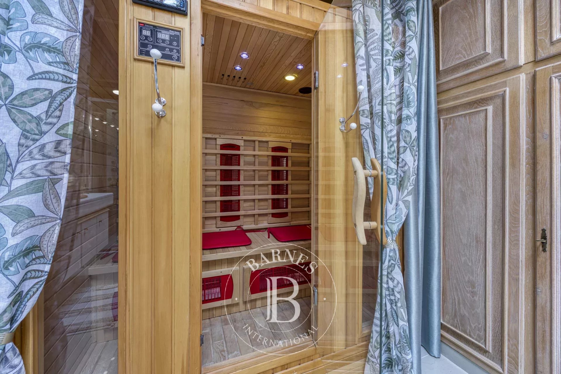 Ev Cranves-Sales - picture 16