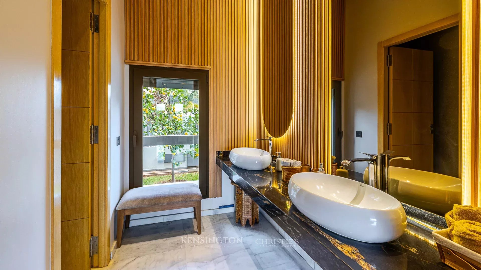 4 Bedroom Villa/Townhouse's Image 7