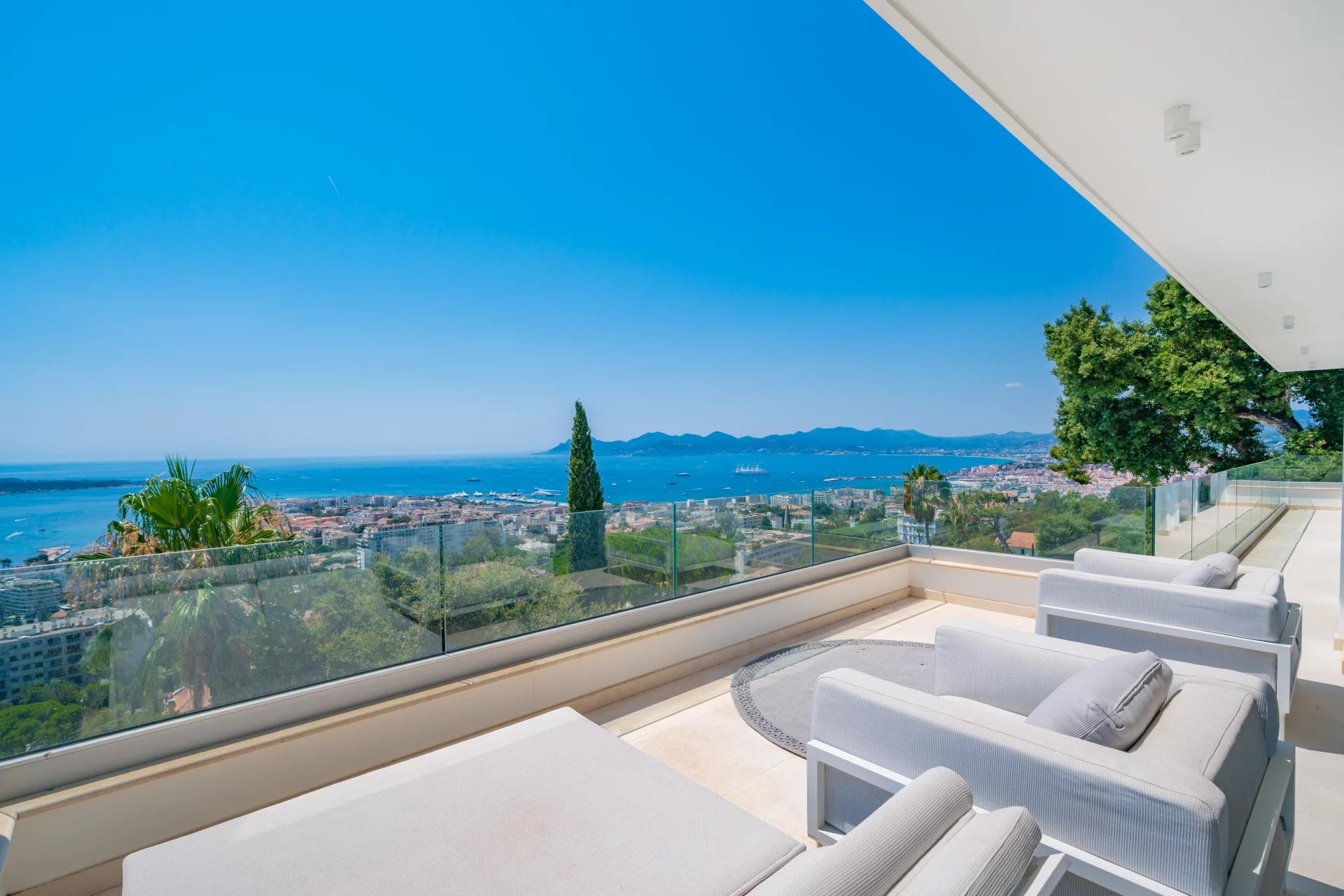 Extraordinaire villa avec une vue panoramique Cannes - Photo 4