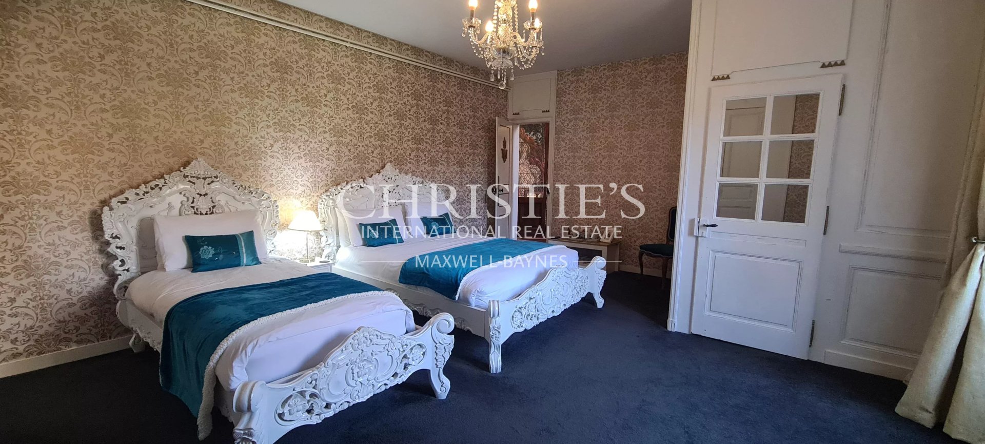10 Bedroom Chateau's Image 10