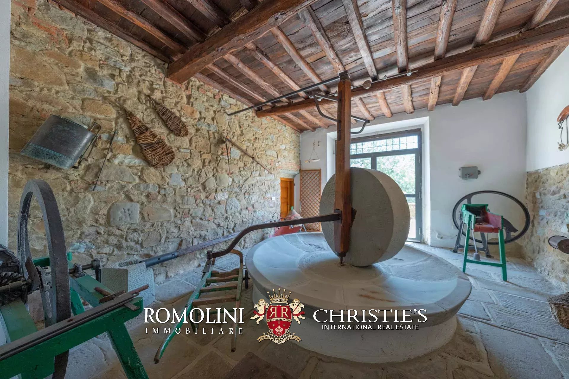 21 Bedroom Vineyard's Image 108