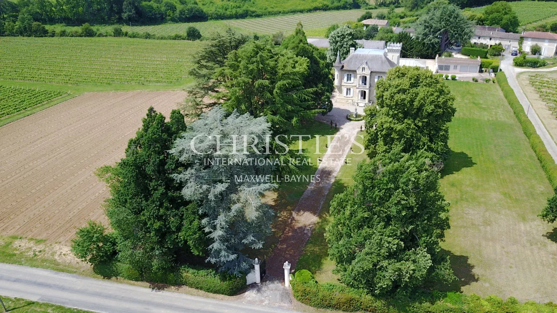 4 Bedroom Chateau's Image 3