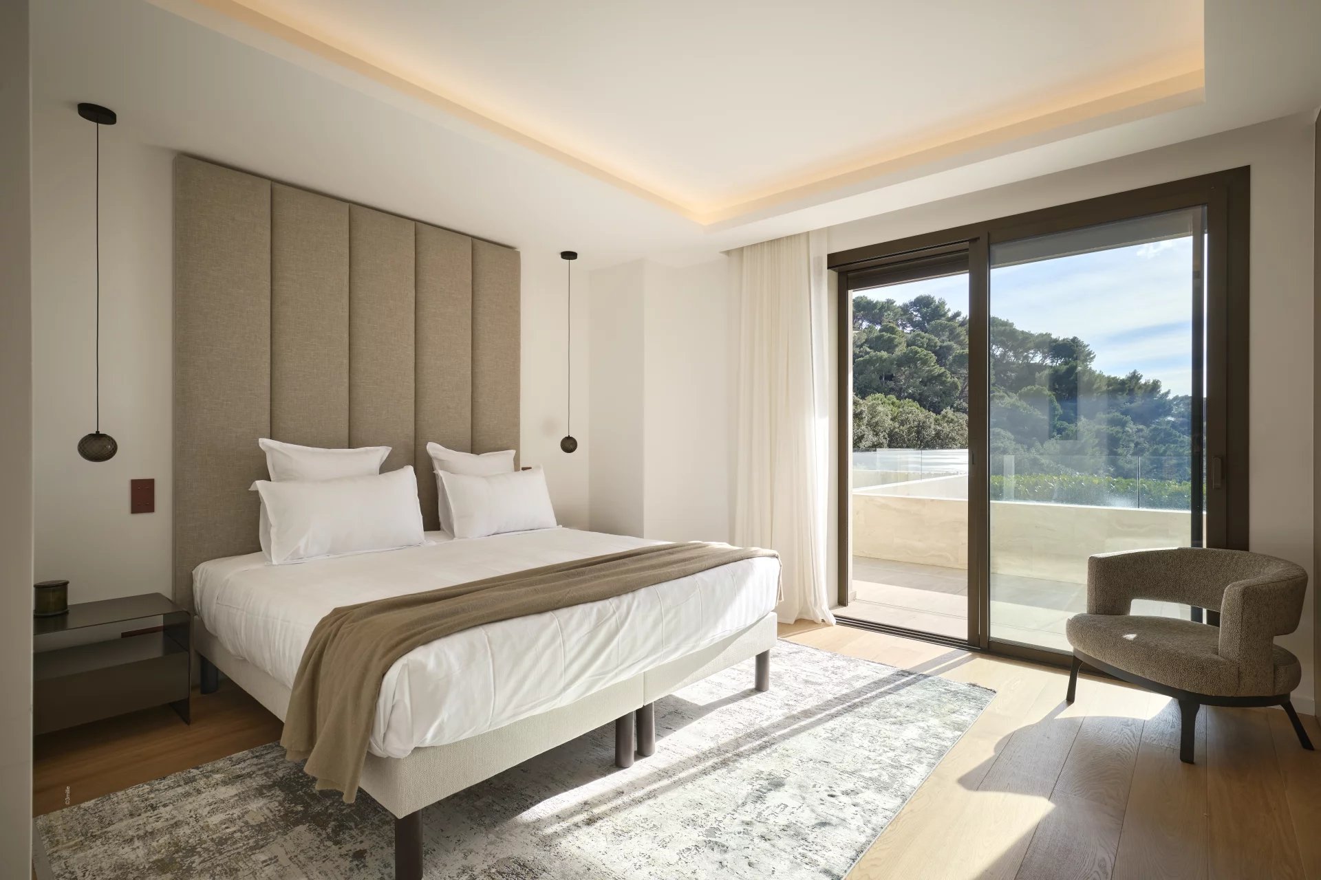  Image of Villa - 5 Bedrooms - 5 Bathrooms for Sale in Alpes-Maritimes-Cannes-France, Image 6