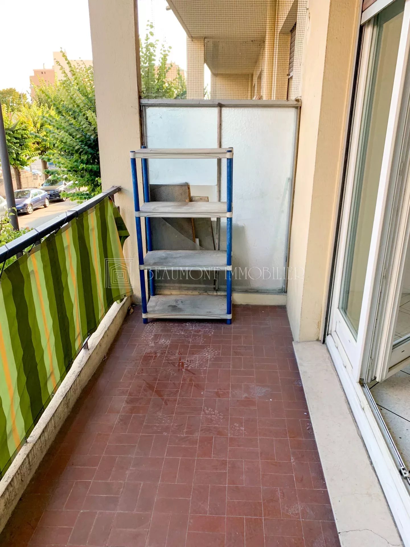 F1 AVEC TERRASSE