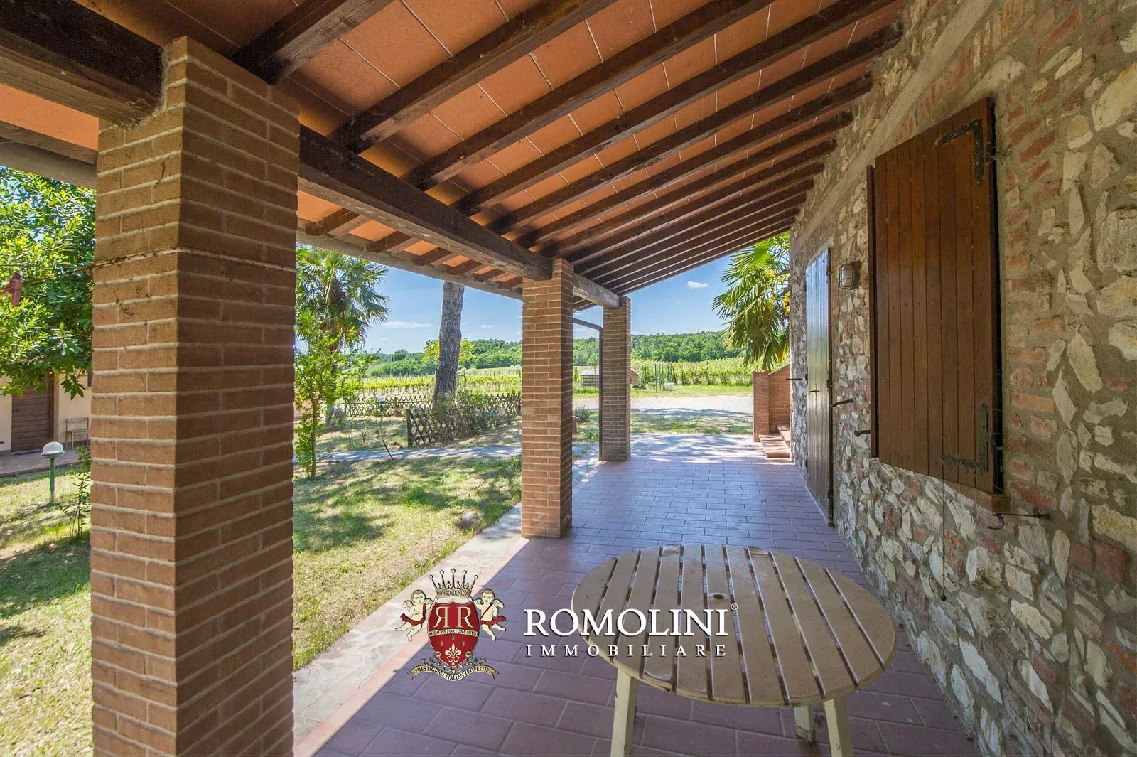 7 Bedroom Vineyard's Image 10