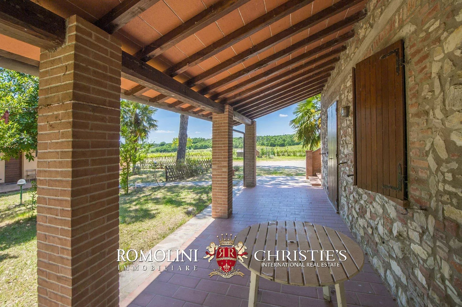 7 Bedroom Vineyard's Image 10