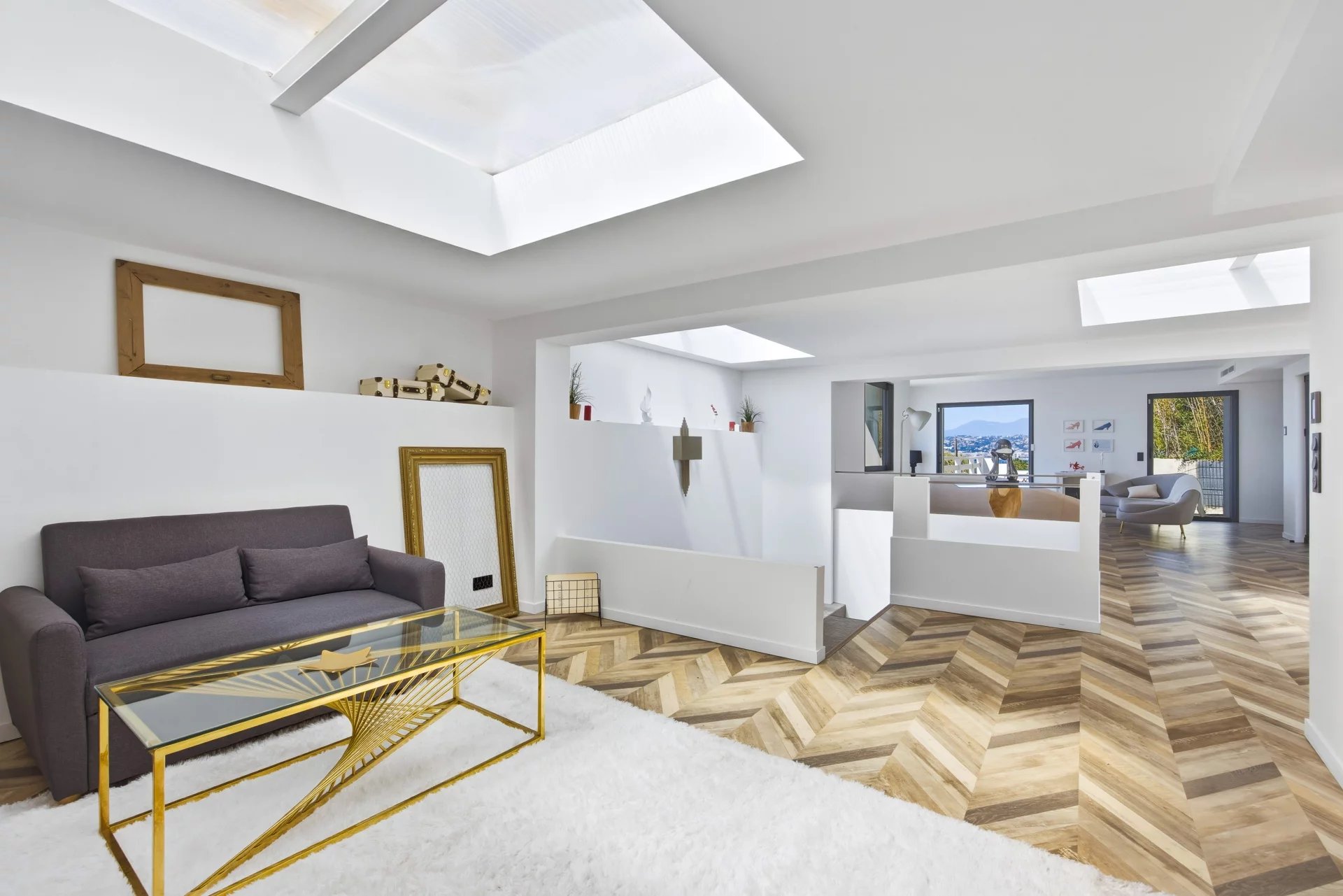  Image of Villa - 4 Bedrooms for Sale in Alpes-Maritimes-Nice-France, Image 15
