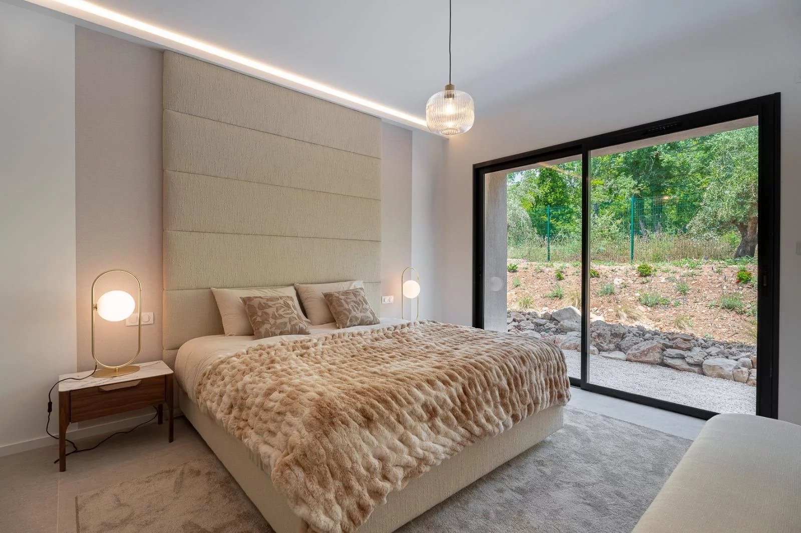 Stunning new built property in the domaine of Terre Blanche - Tourrettes