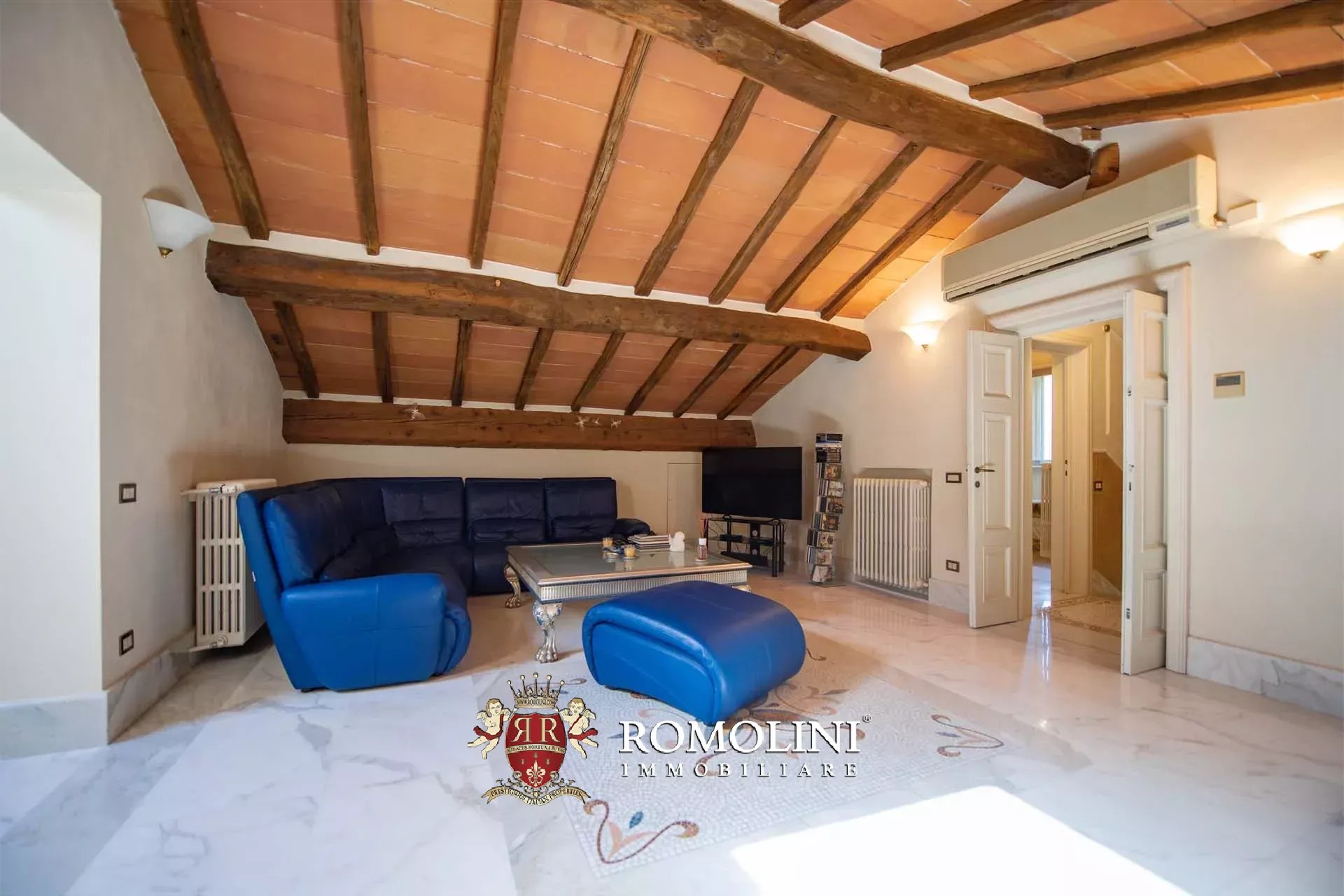 8 Bedroom Villa/Townhouse's Image 36