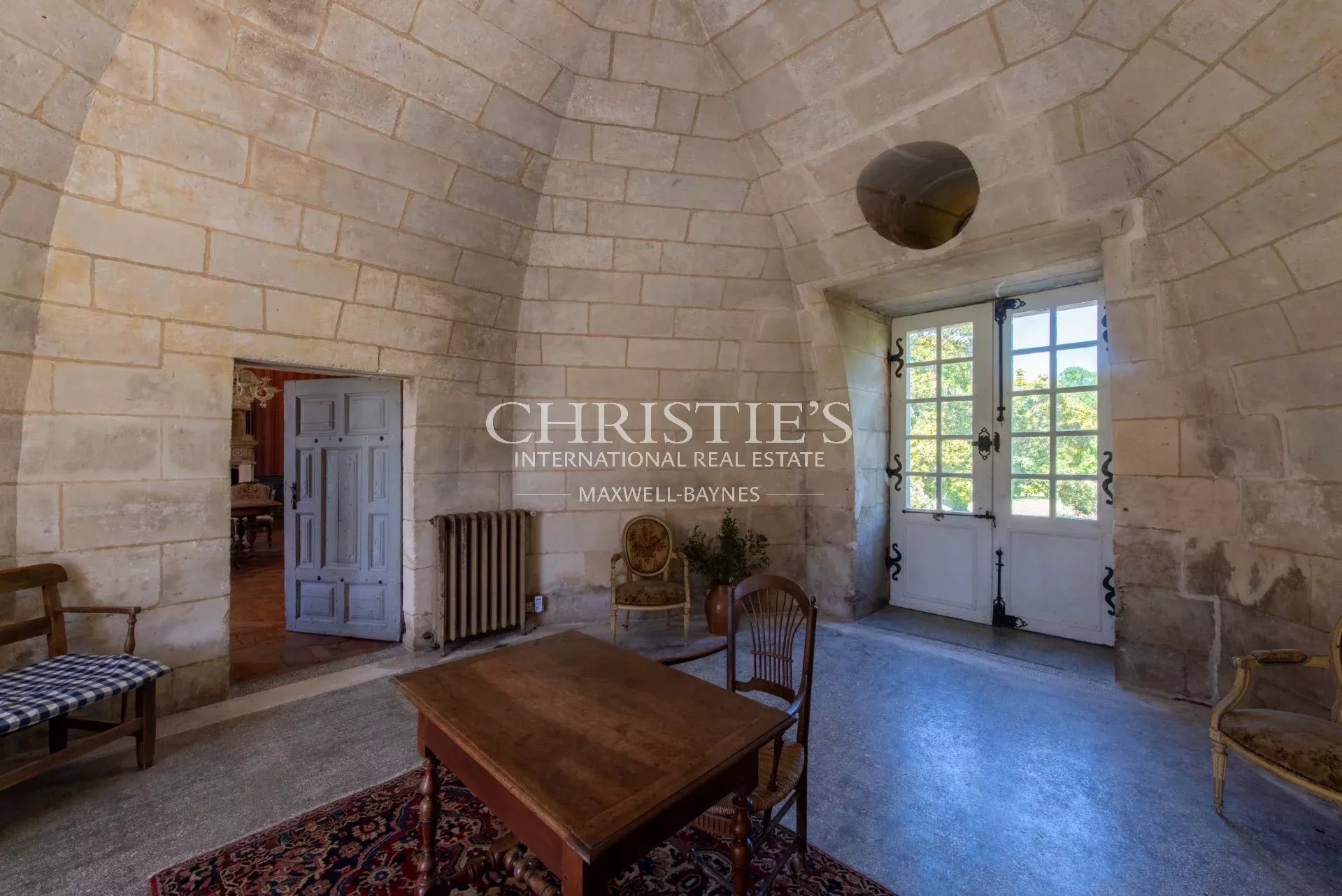 10 Bedroom Chateau's Image 7