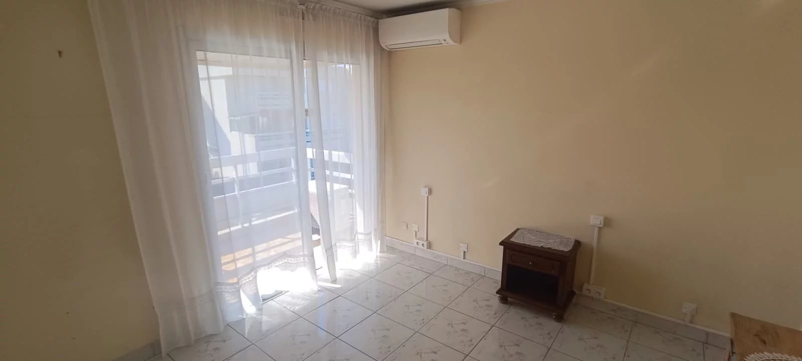 Agréable deux pièces, dernier étage,  à 2 pas de la mer