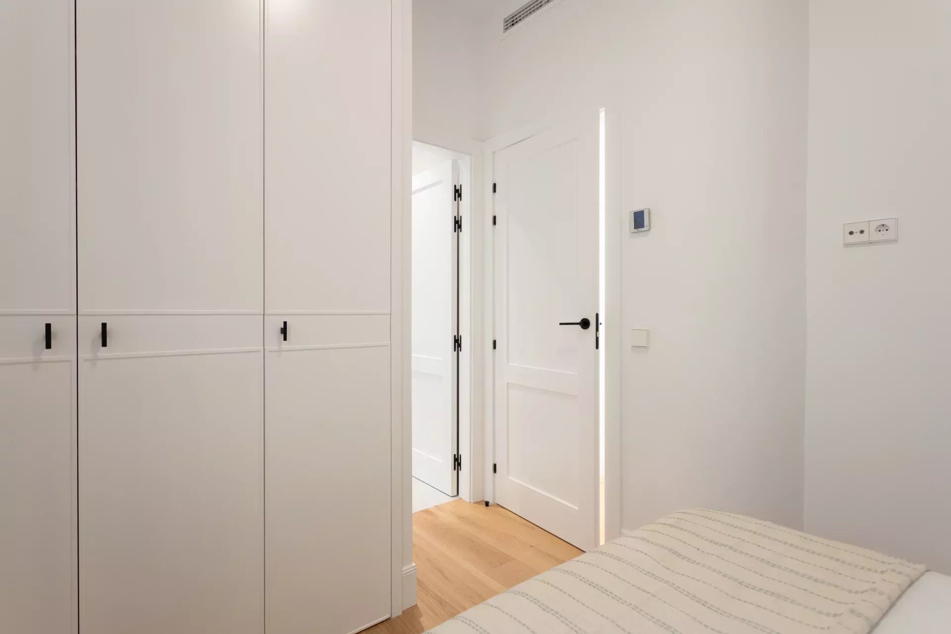 Brand new refurbished flat for sale in Chamberí - picture 38