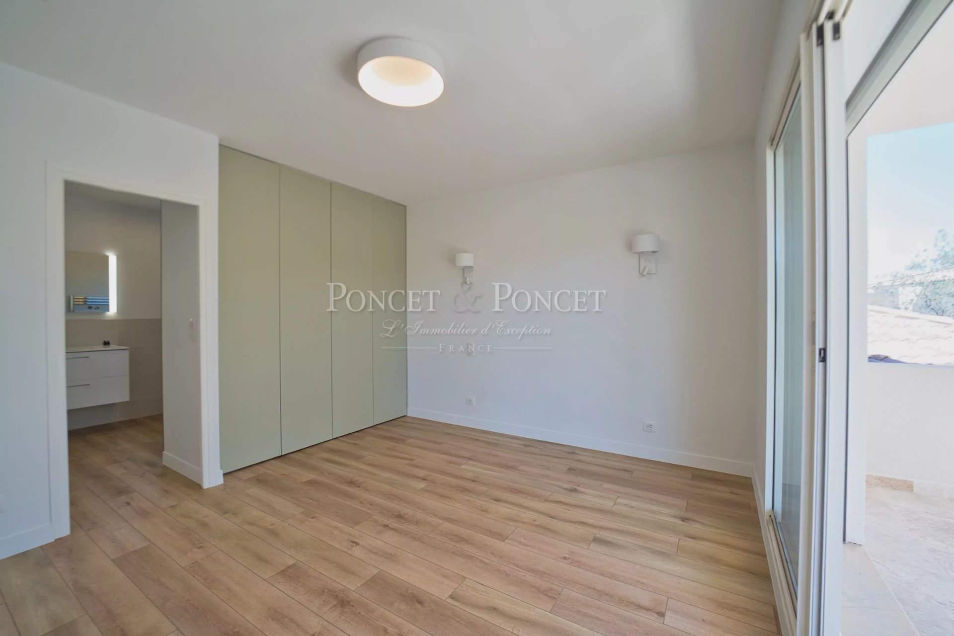 4 Bedroom Villa/Townhouse's Image 18