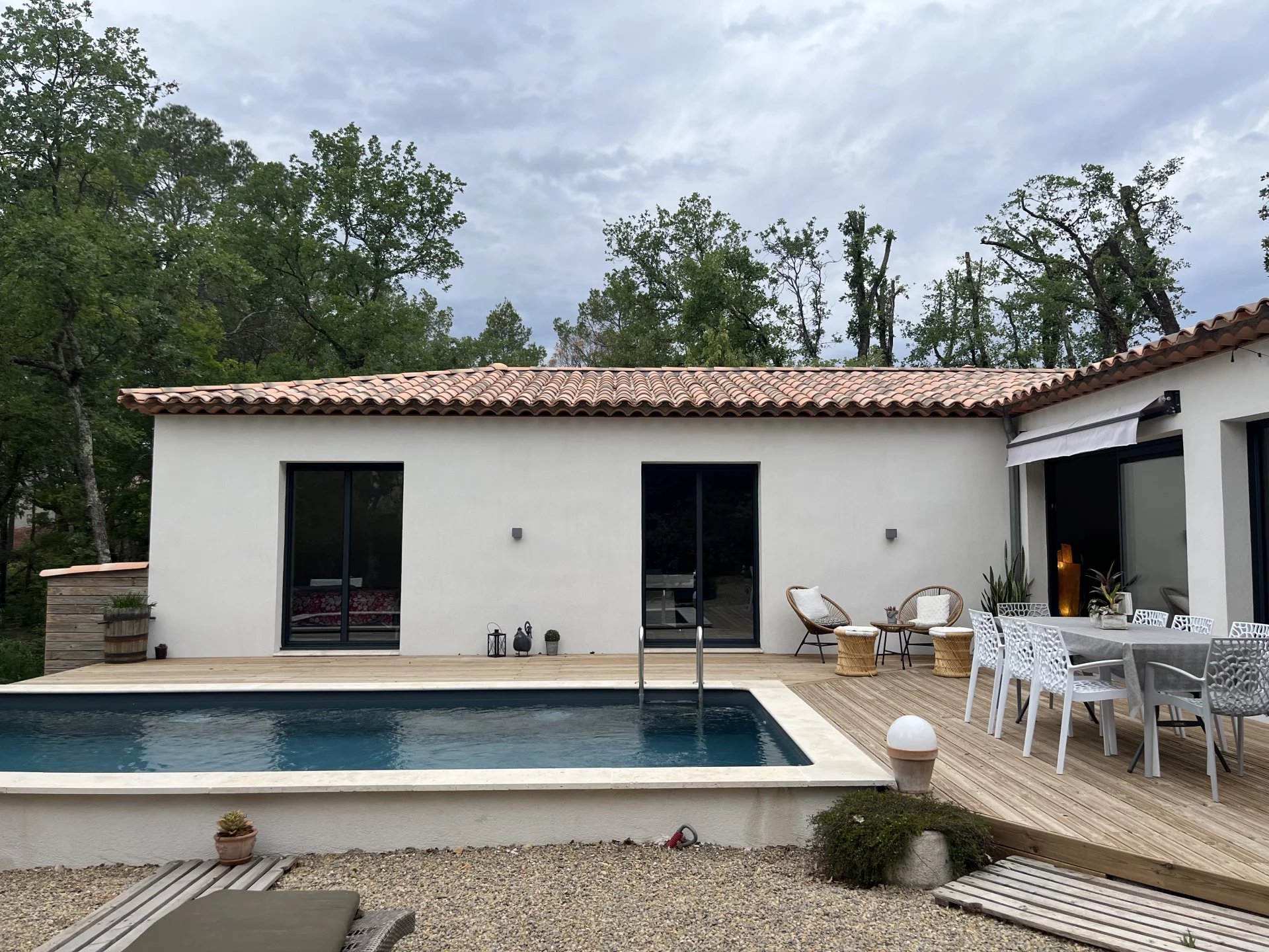 A VENDRE VILLA LORGUES T5 + Piscine