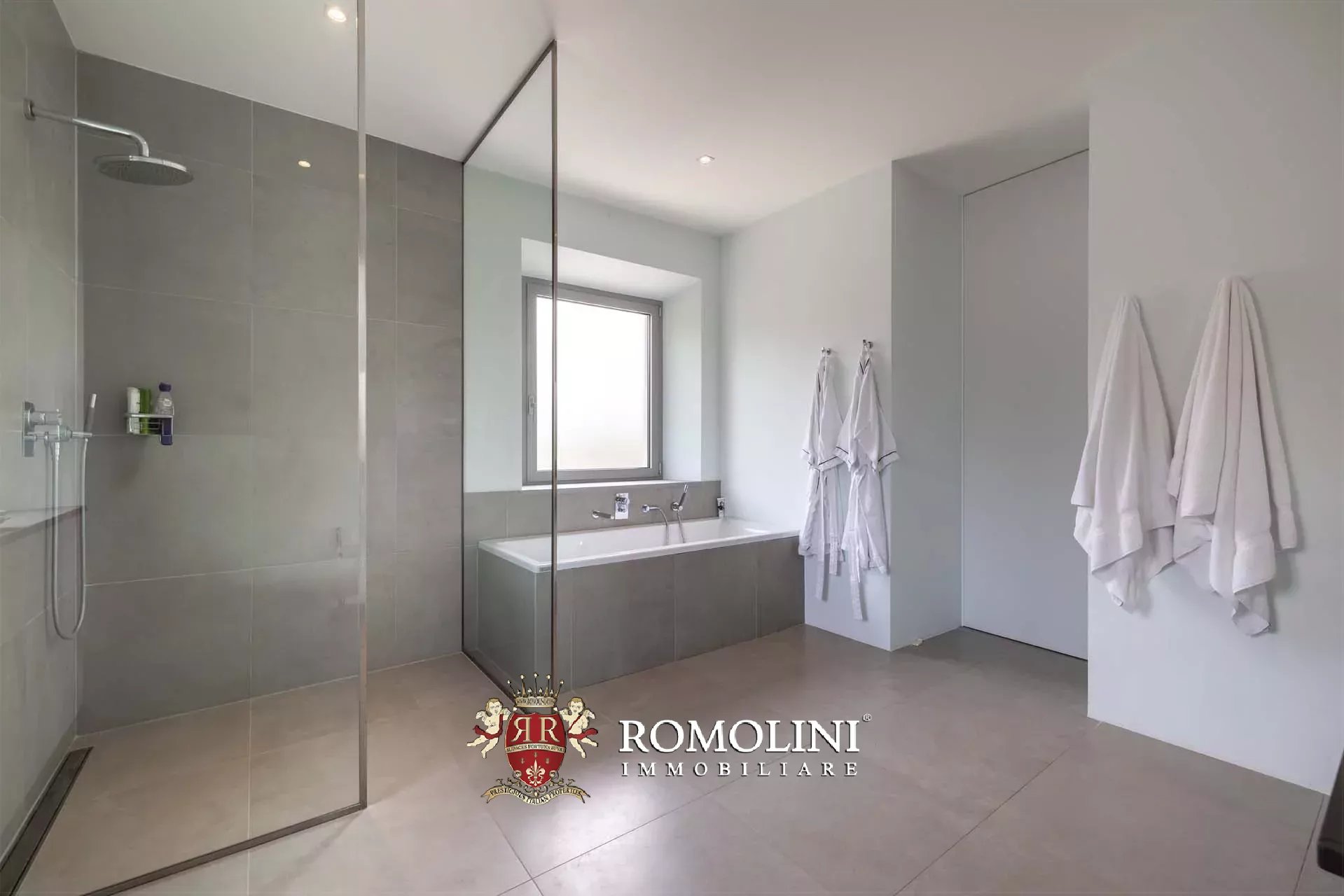 7 Bedroom Villa/Townhouse's Image 109