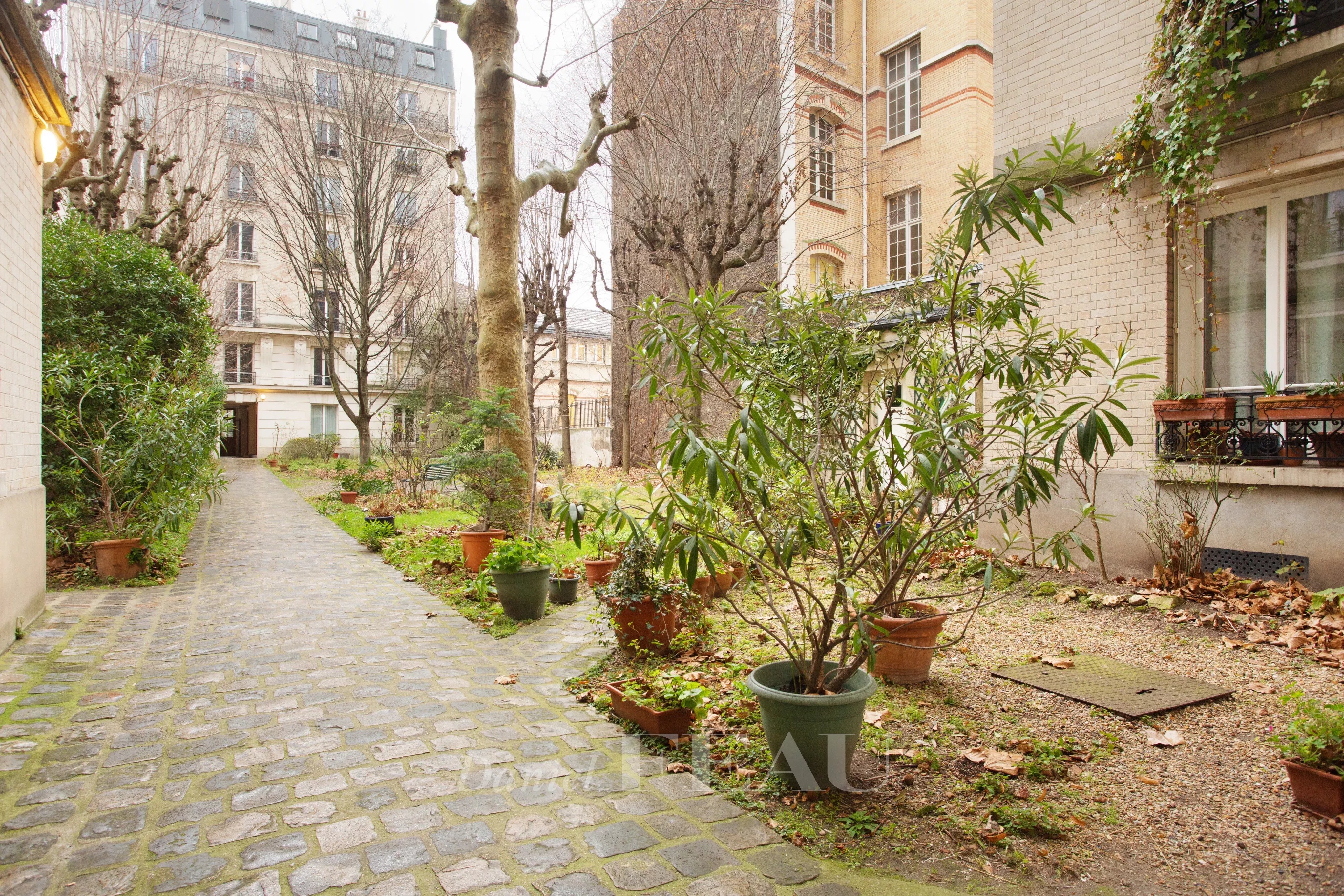 Sale Apartment Paris 5th