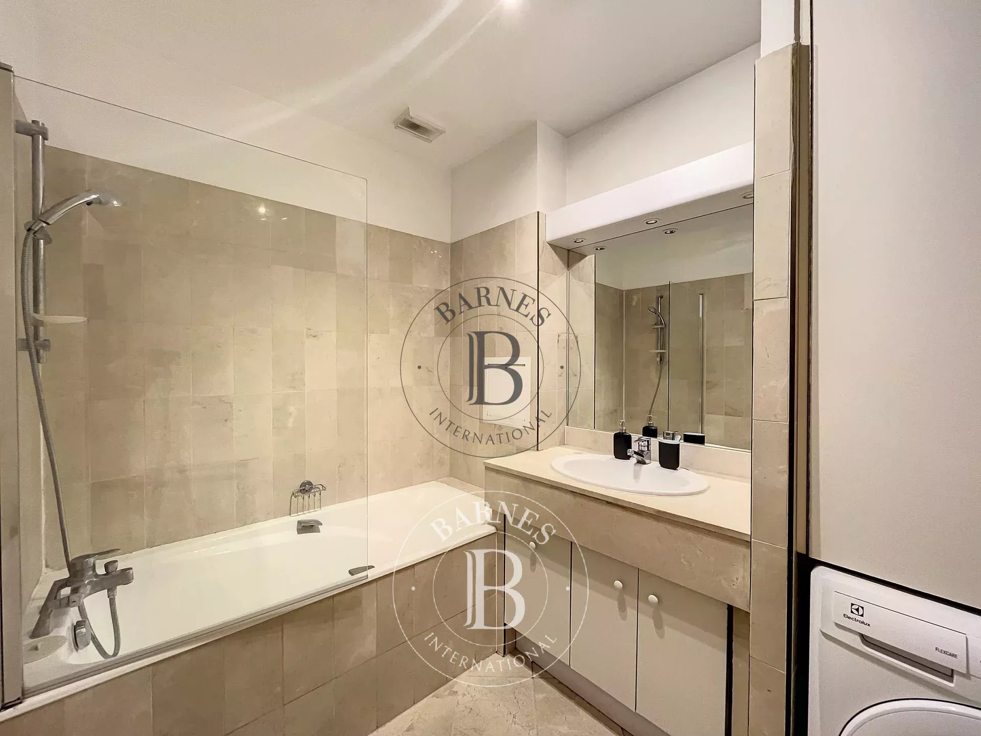 Daire Paris 8ème - picture 7