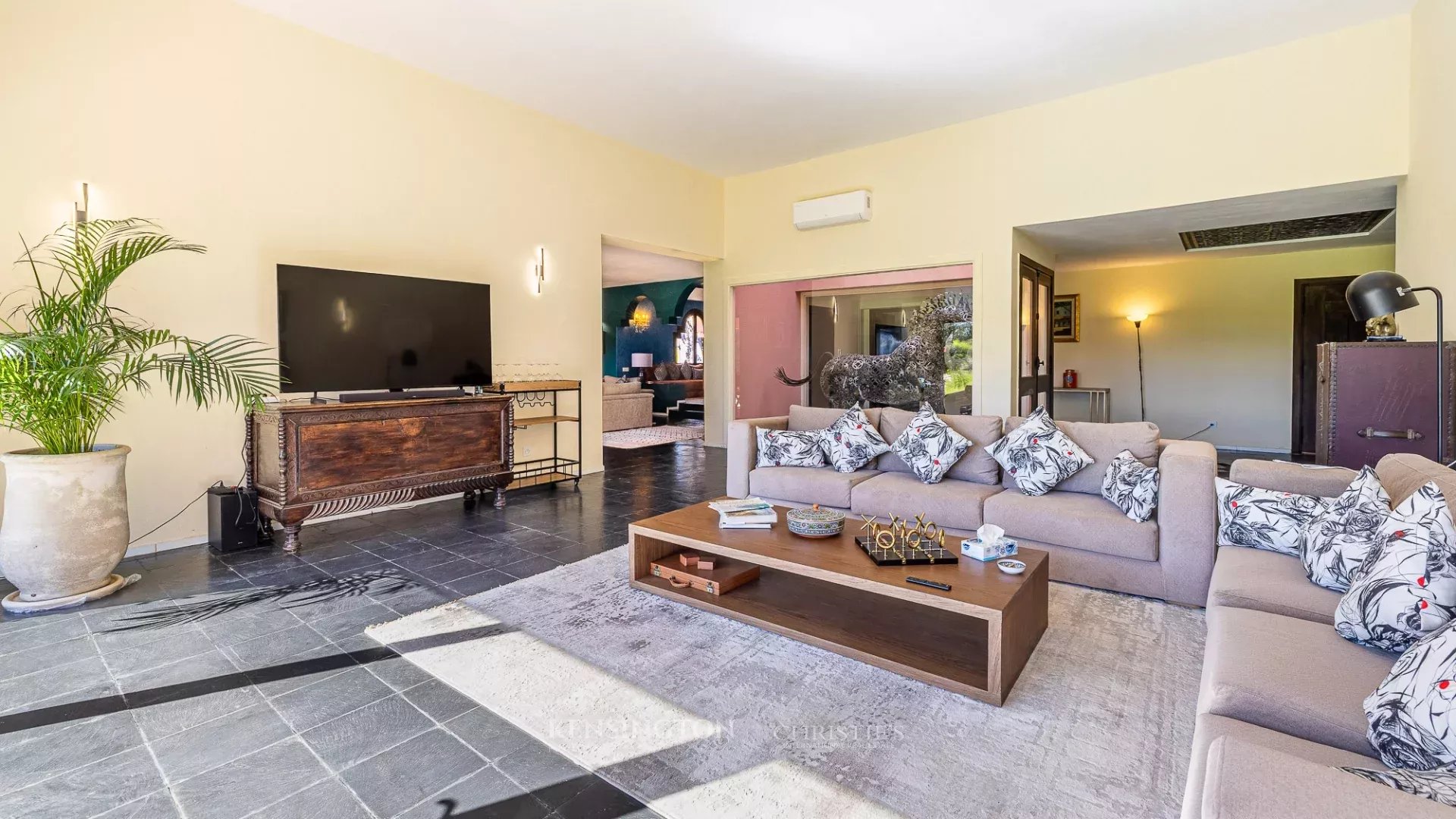 5 Bedroom Villa/Townhouse's Image 9