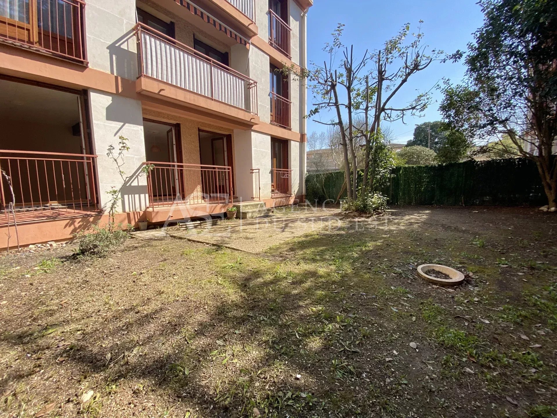 Agence immobilière de 