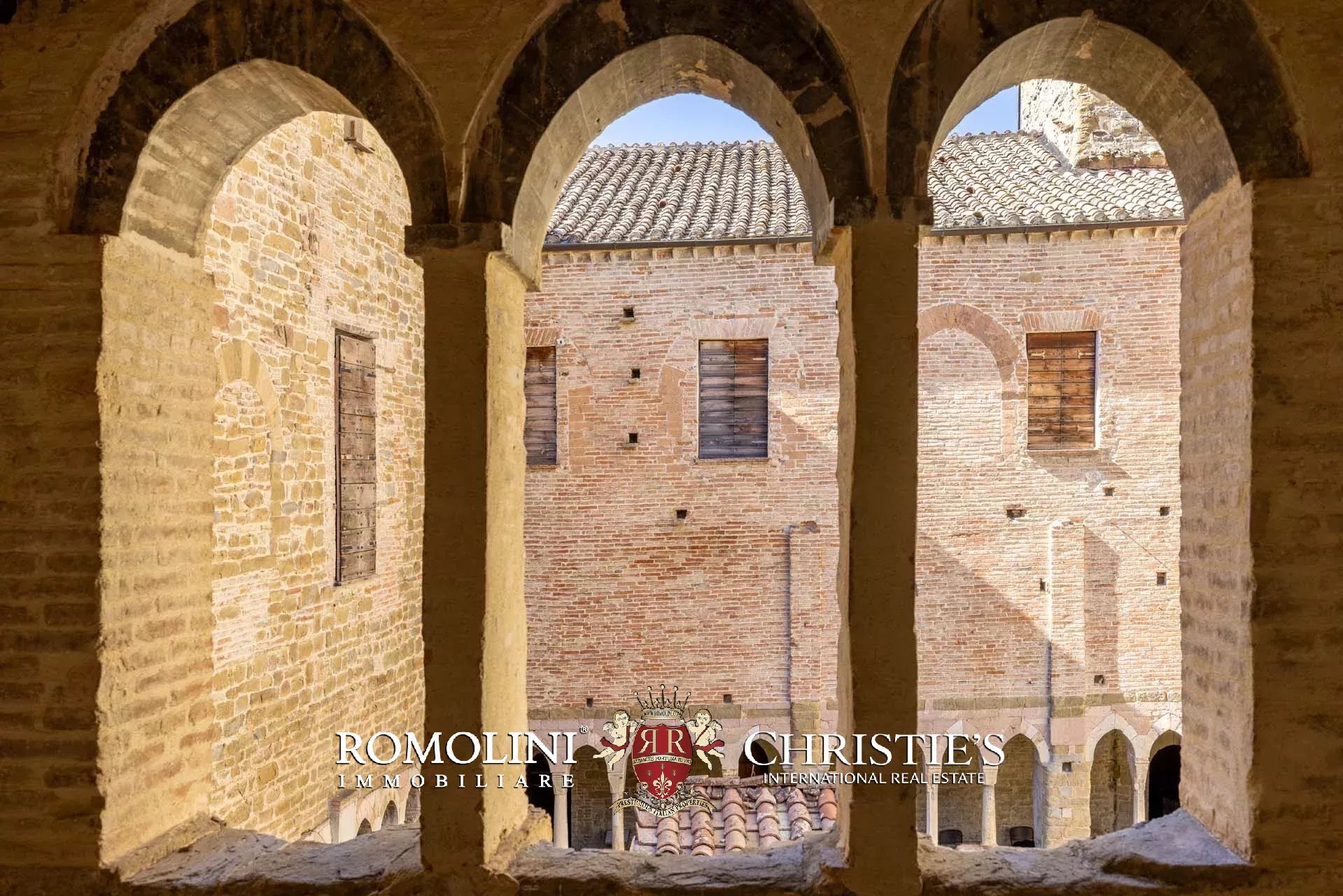 150 Bedroom Villa/Townhouse's Image 28