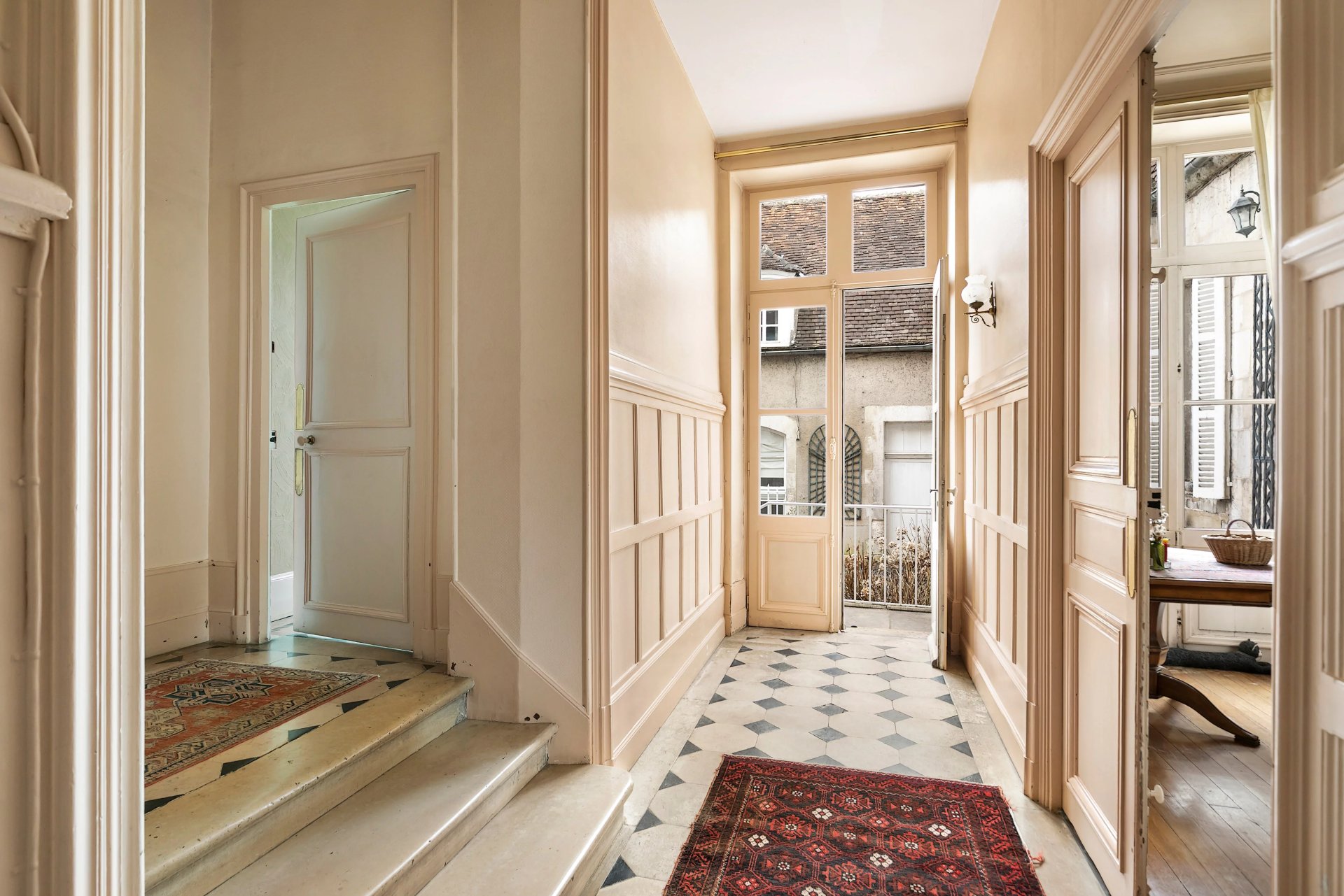 5 Bedroom Villa/Townhouse's Image 4