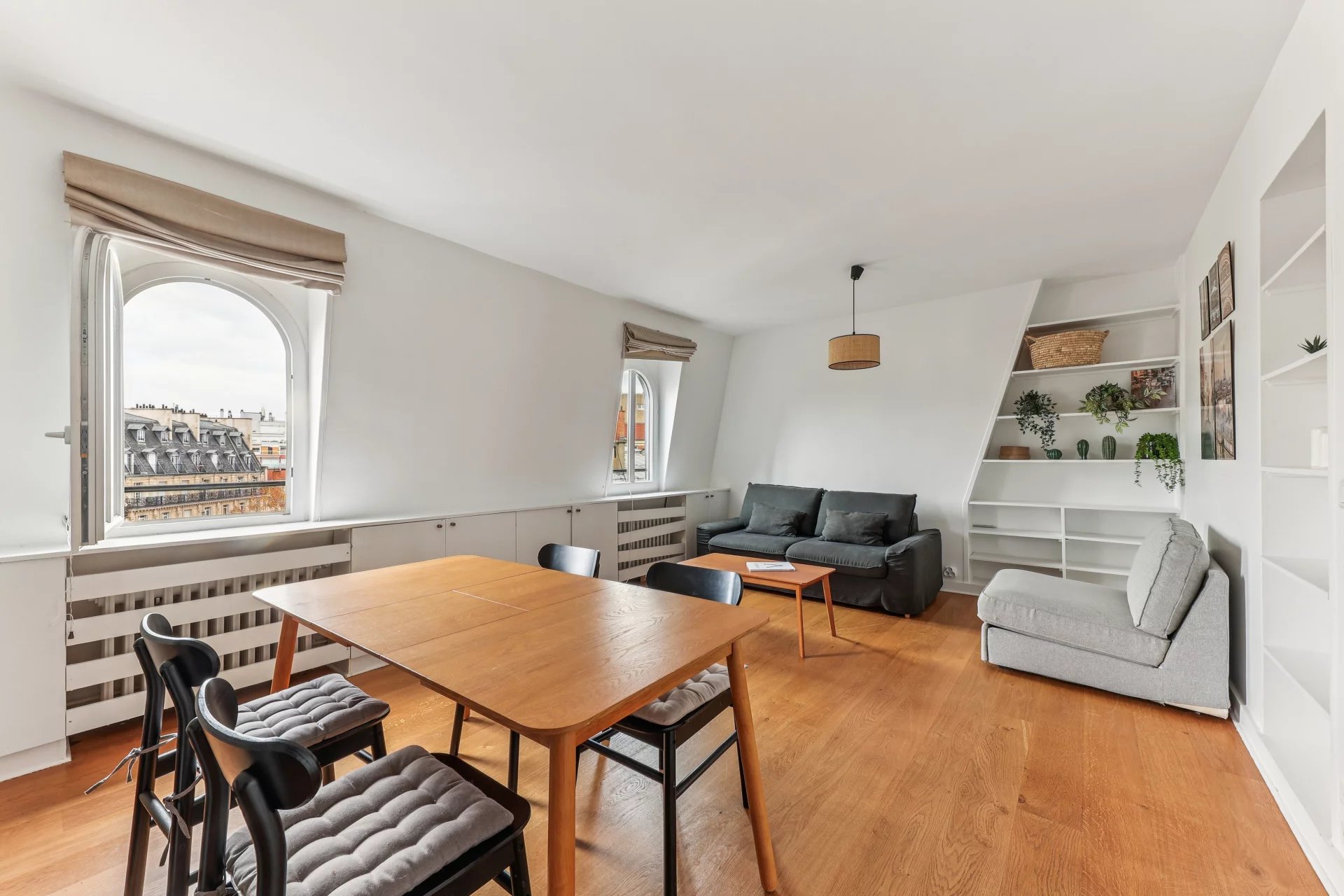 Paris VIIe - Saint Dominique - High floor, Eiffel Tower view