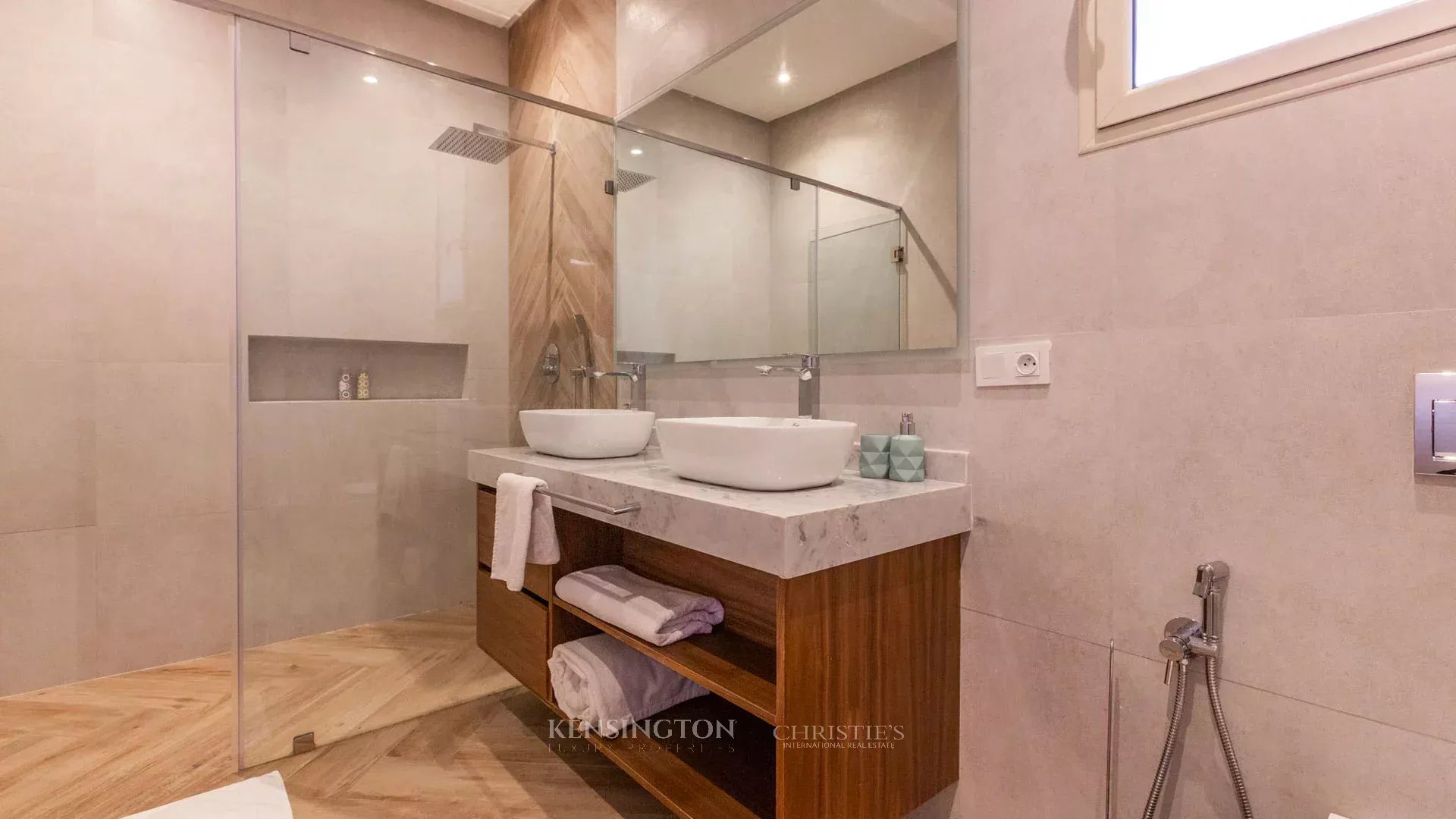 5 Bedroom Villa/Townhouse's Image 24