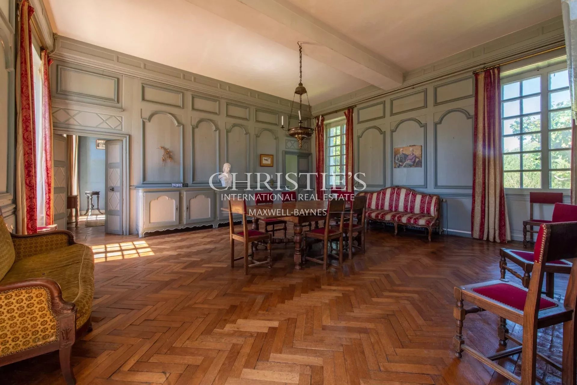 10 Bedroom Chateau's Image 9