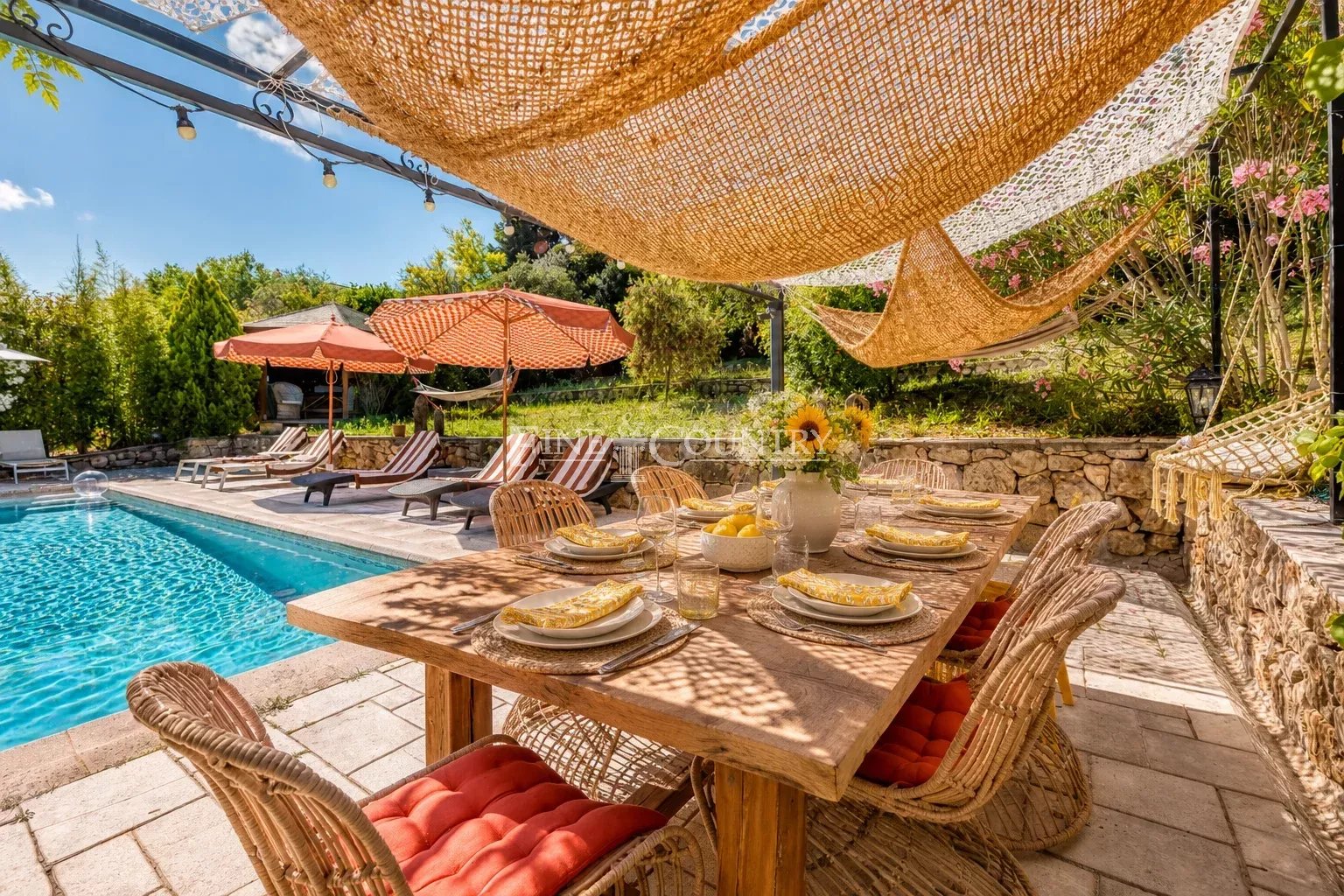 Photo of For sale  Villa in Valbonne - Panoramic view