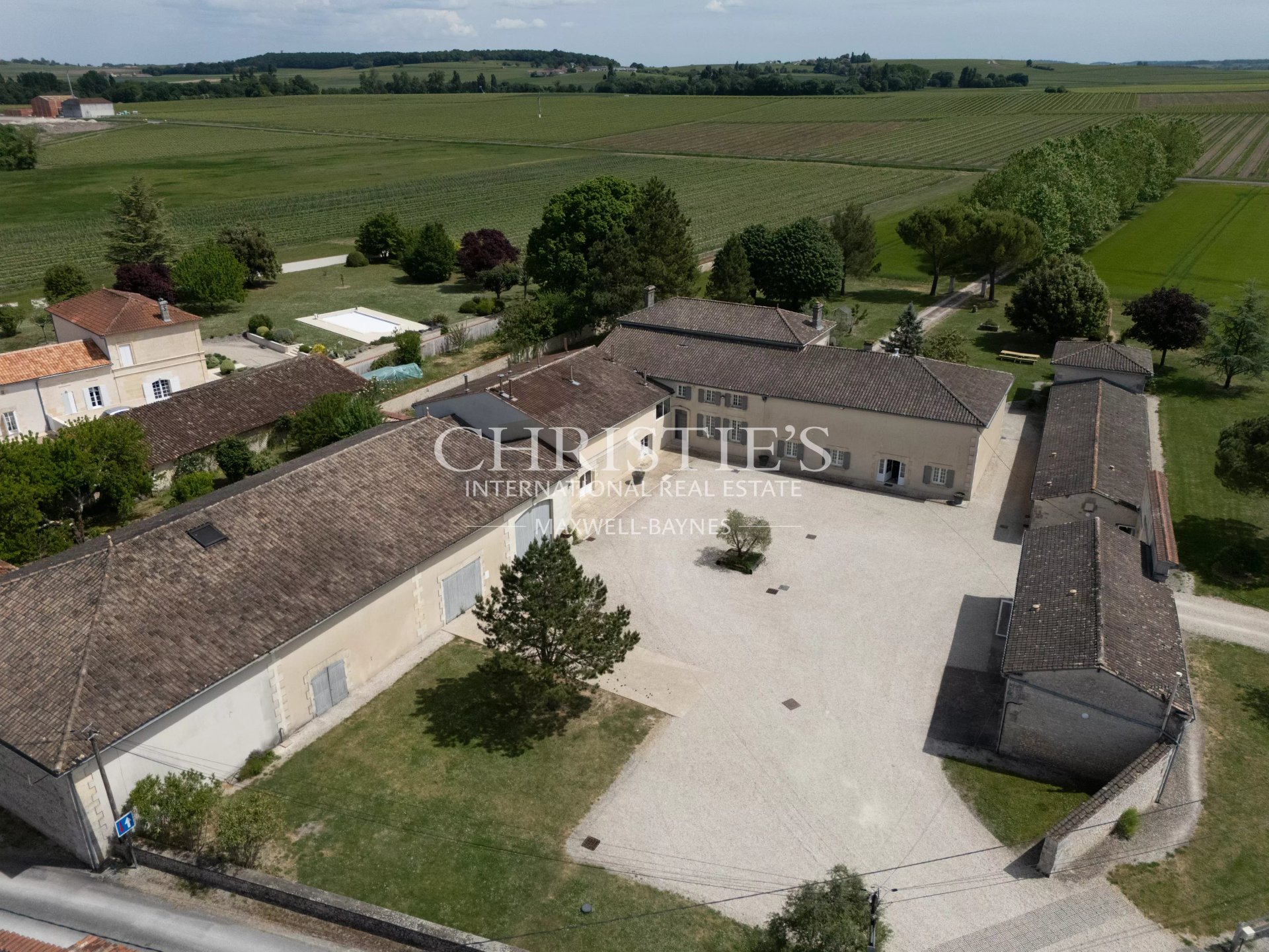 4 Bedroom Villa/Townhouse's Image 6