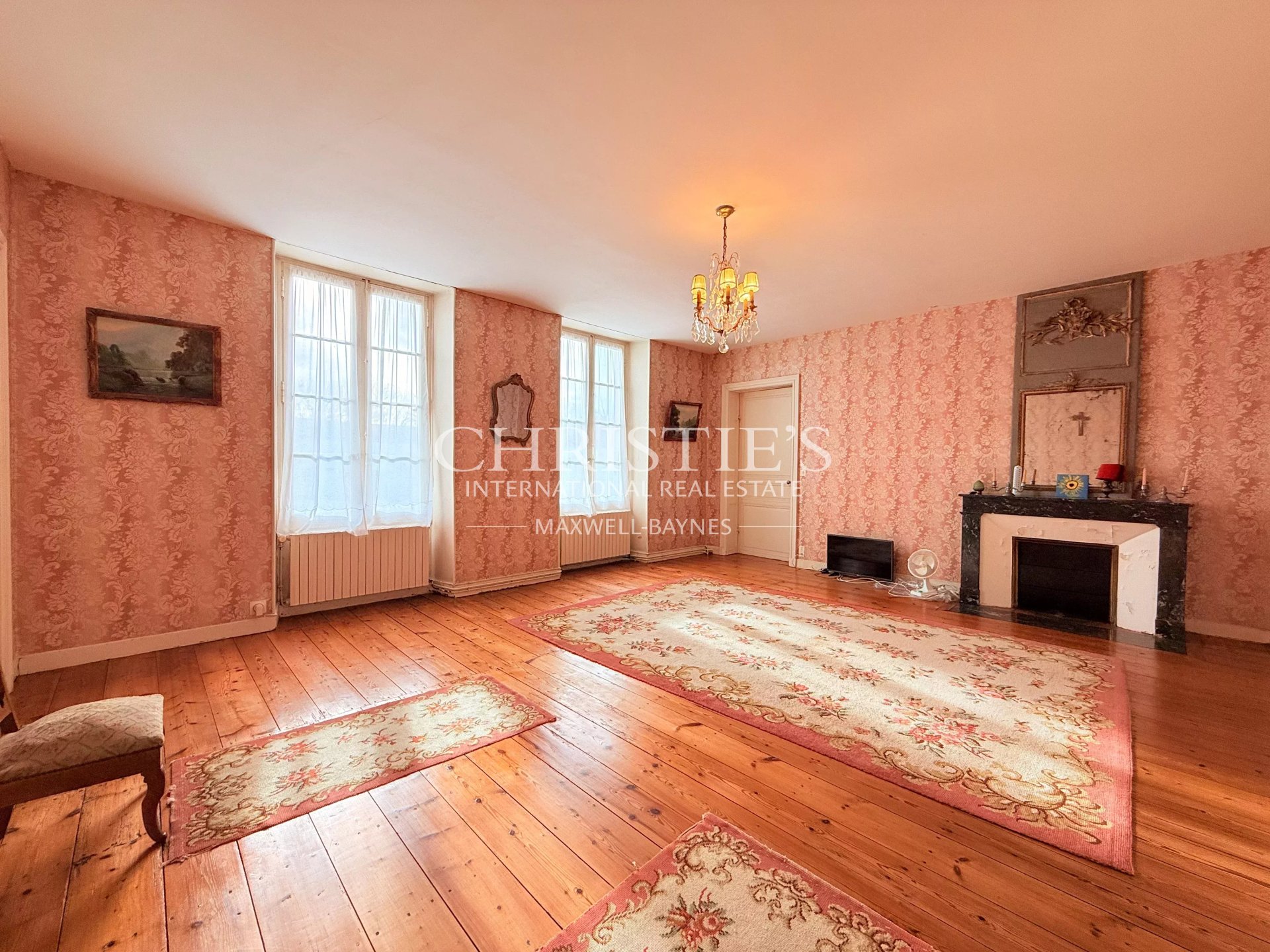 10 Bedroom Villa/Townhouse's Image 24
