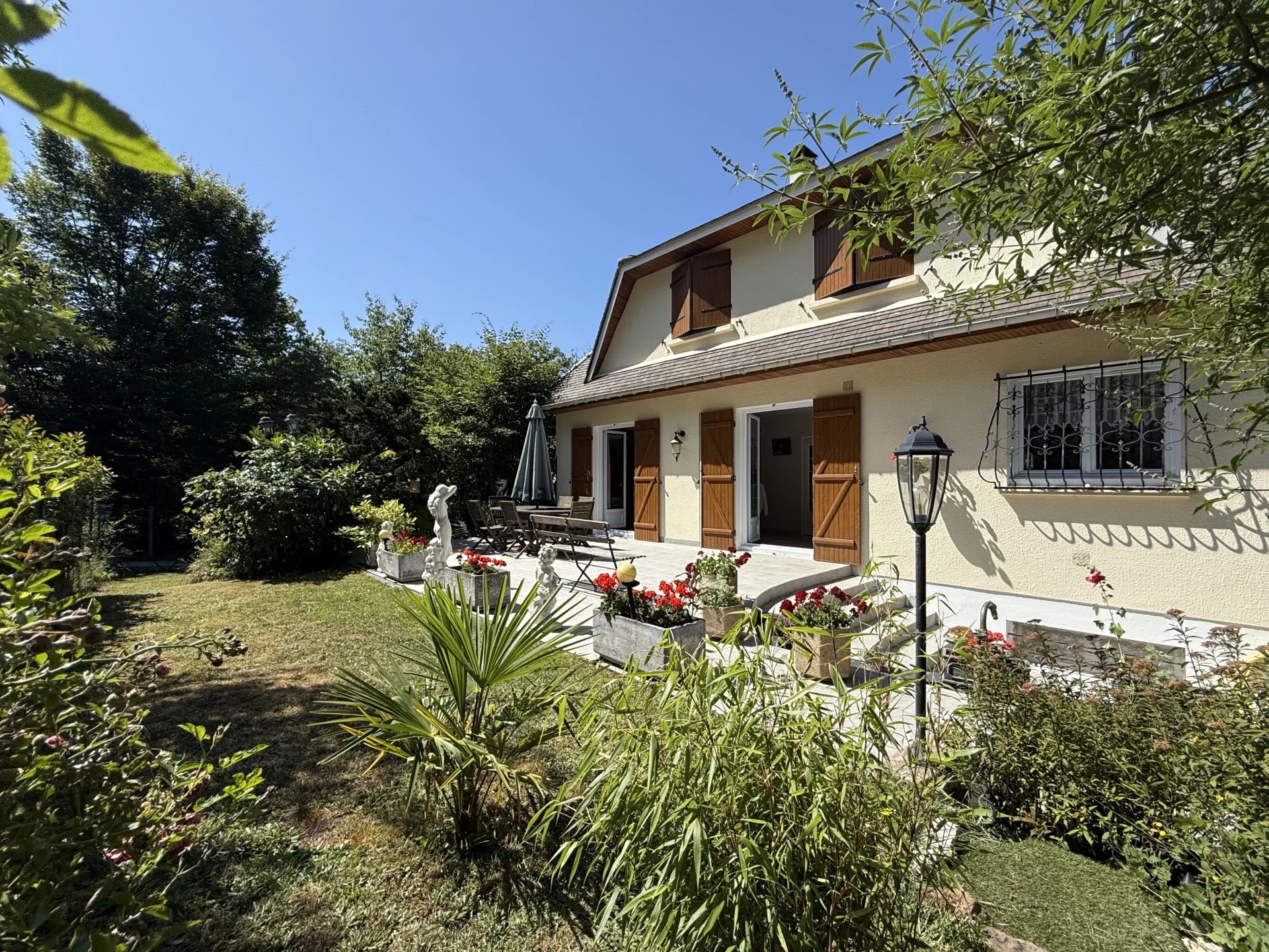 A VENDRE A Jouars-Pontchartrain Maison 6 pièces 183m2