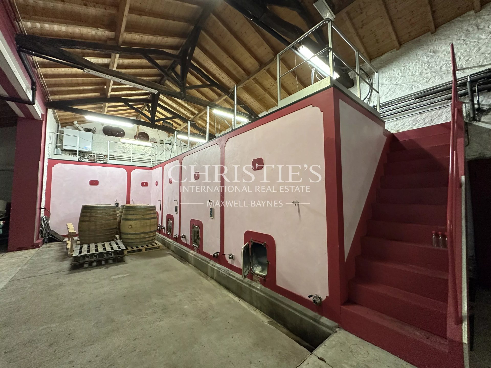 3 Bedroom Vineyard's Image 6