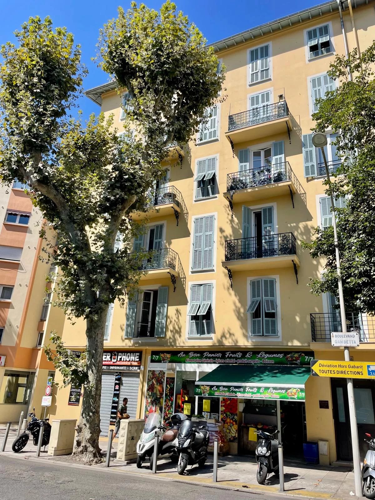 Agence immobilière de 