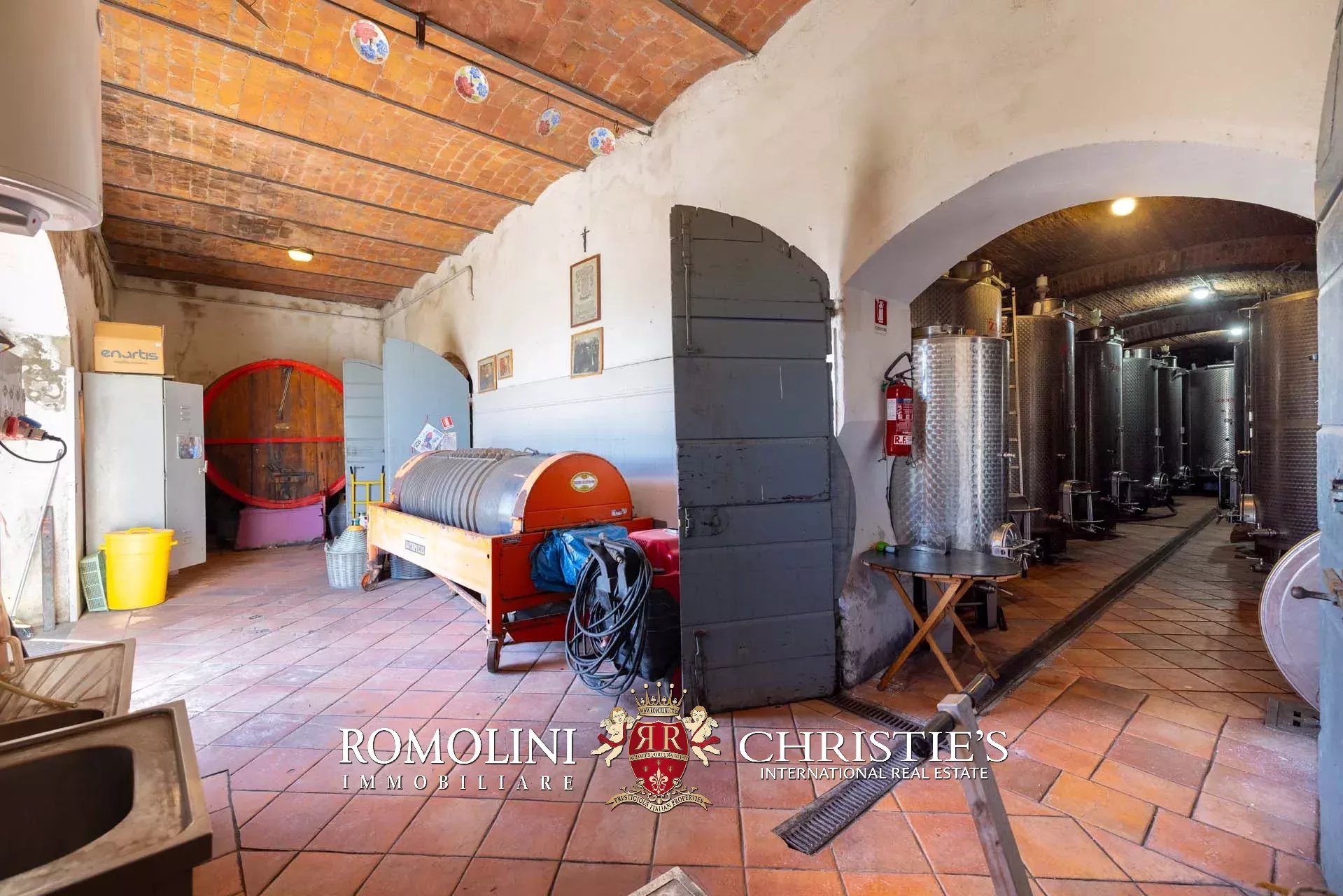 30 Bedroom Vineyard's Image 61