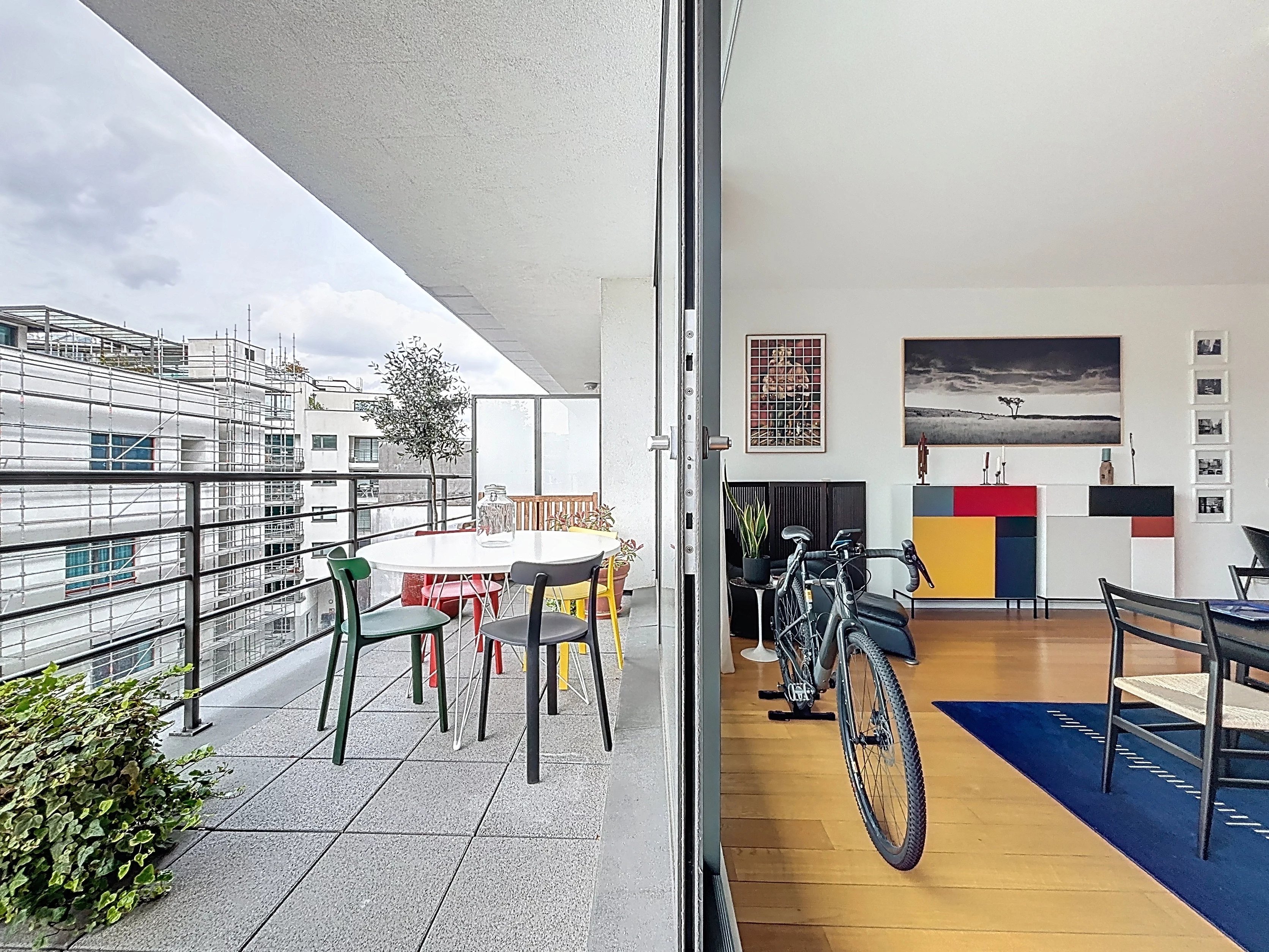 Brussel centrum – Groot gerenoveerd appartement – terras en hoge plafonds