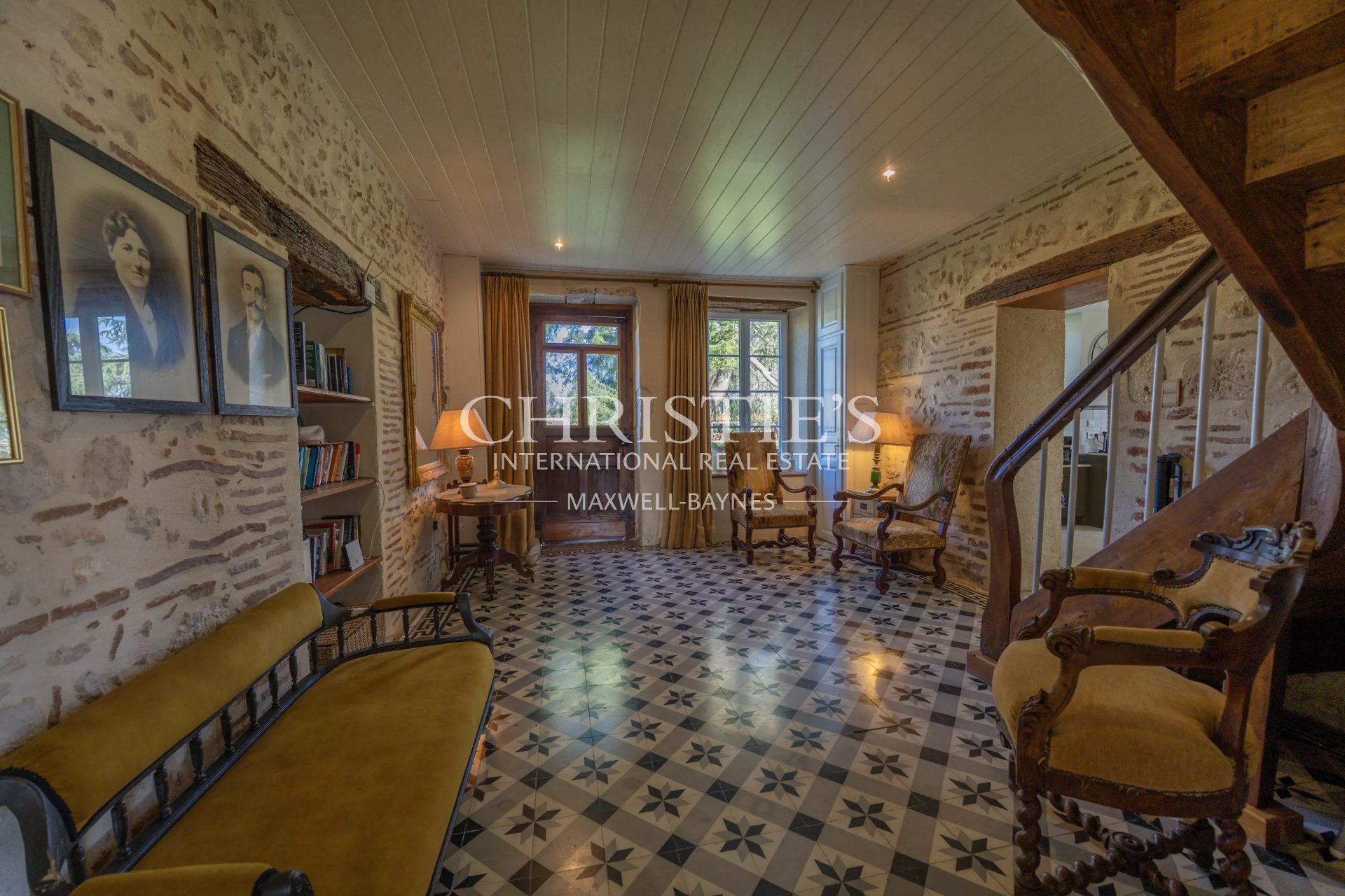 10 Bedroom Villa/Townhouse's Image 11