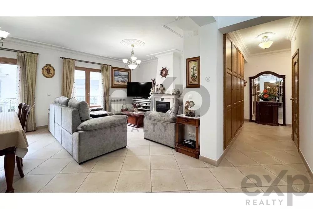 Apartamento T3 com terraço vista Castelo de Porto de Mós + garagem