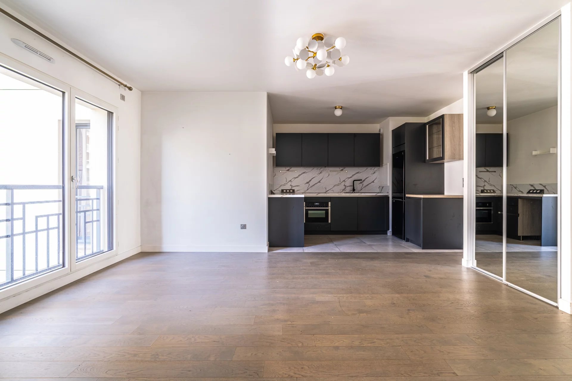 Neuilly-Ile de la Jatte - Immeuble récent de grand standing - Appartement 2 pièces - 1 chambre  – Calme - Proche commerces - picture 3