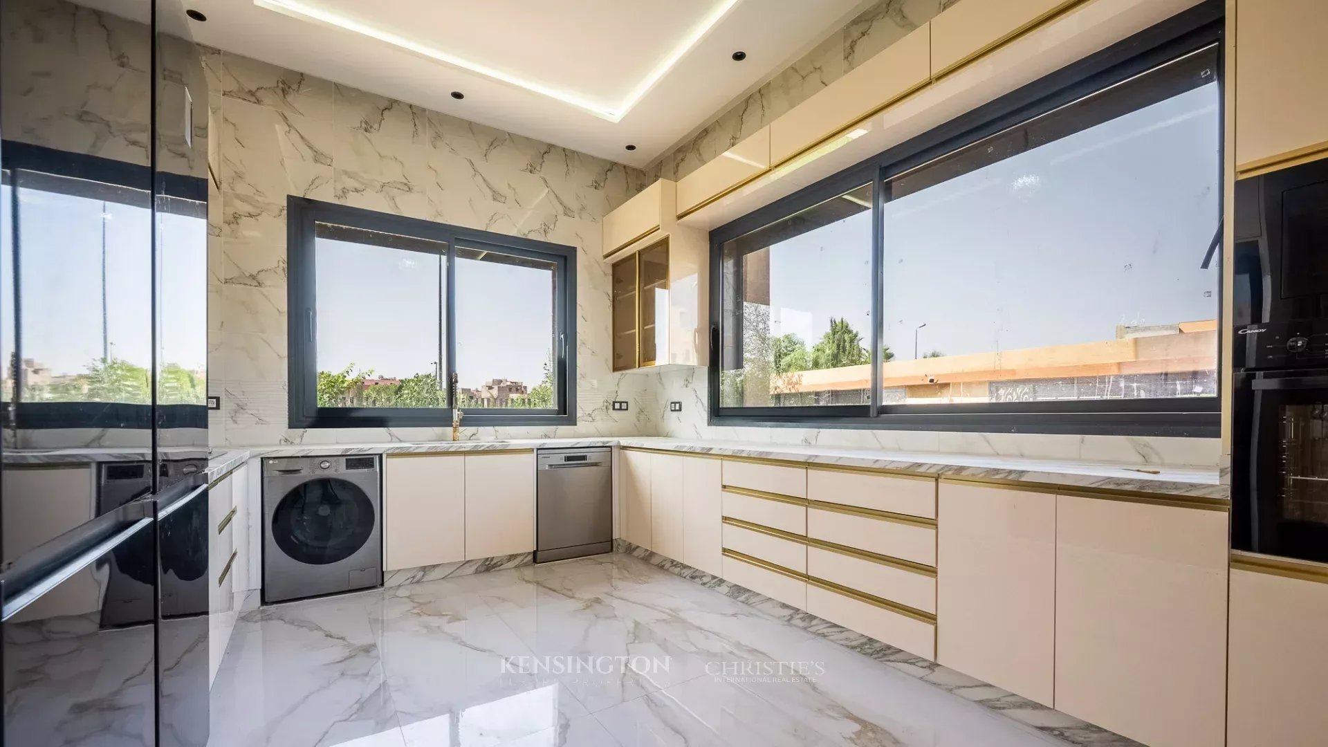 4 Bedroom Villa/Townhouse's Image 9