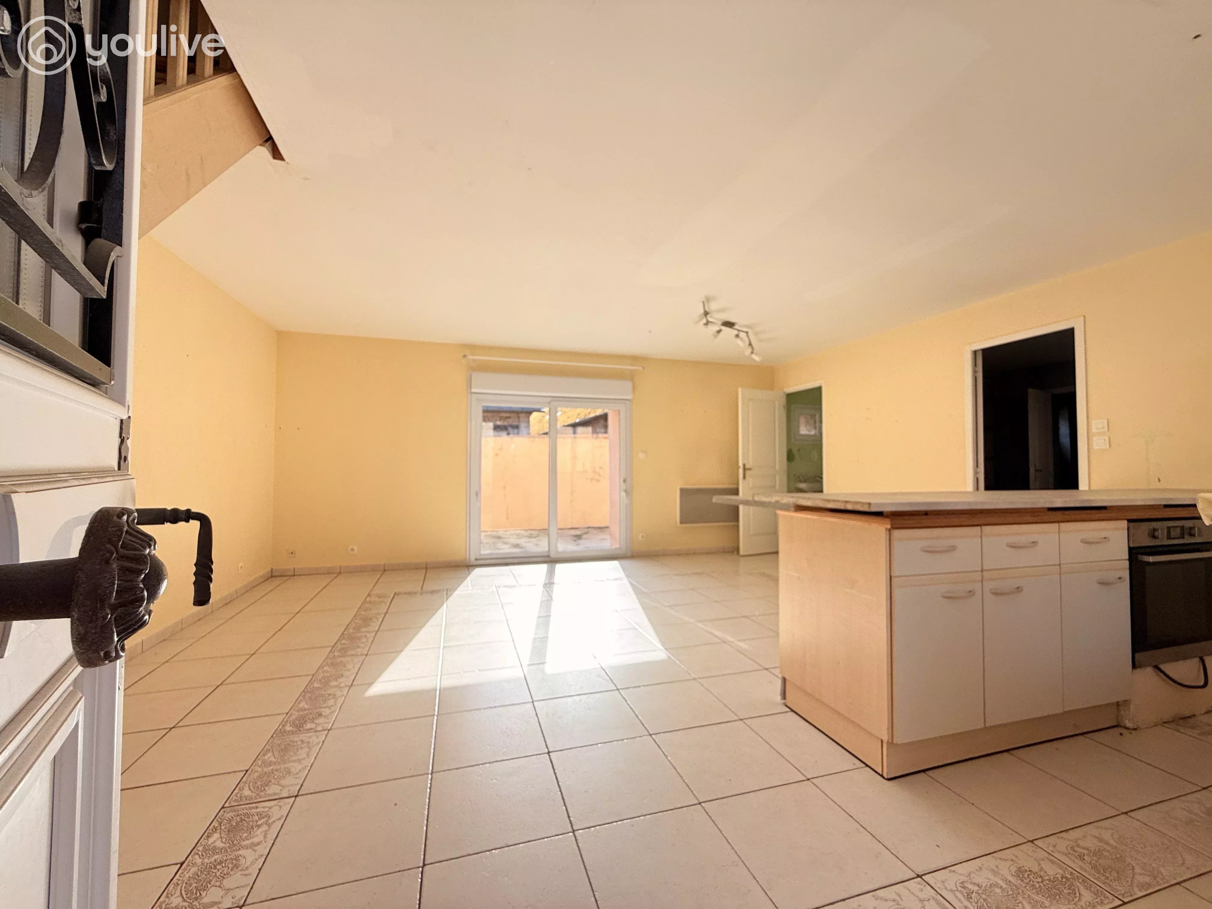 Maison à rafraîchir avec garage, grenier et fibre — Saint-Laurent-en-Caux — 147 000 €