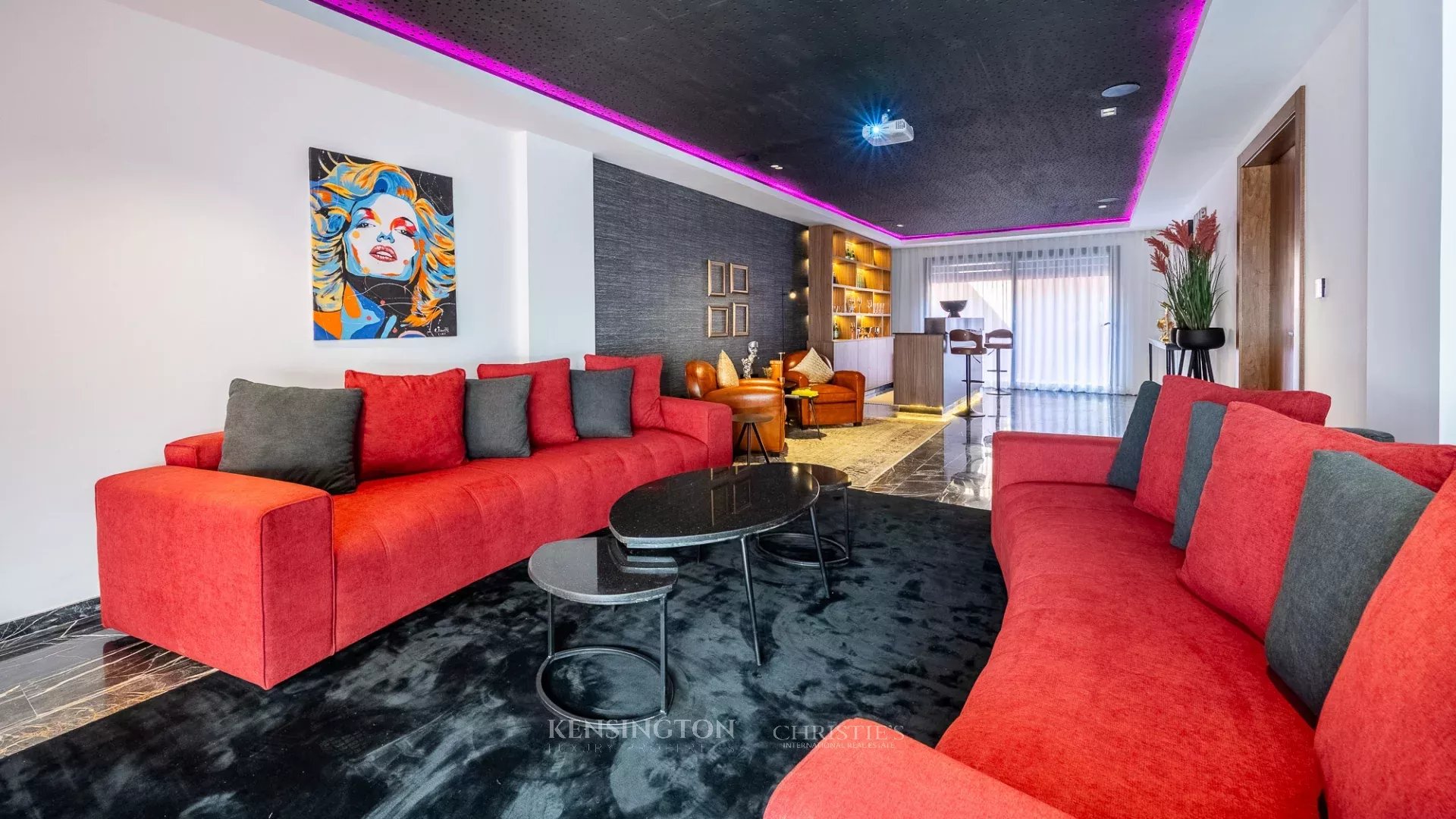 4 Bedroom Villa/Townhouse's Image 22
