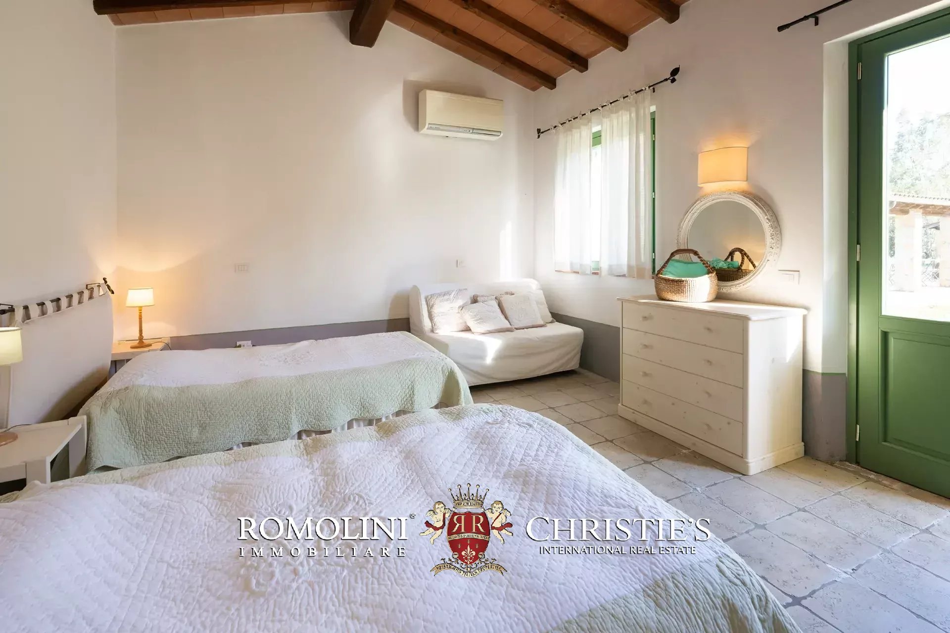 6 Bedroom Villa/Townhouse's Image 42