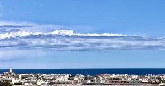 in Antibes, there is a beautiful villa of over 200m², located in a completely peaceful environment, with a swimming pool and views of the sea and mountains — photo 2 of 7