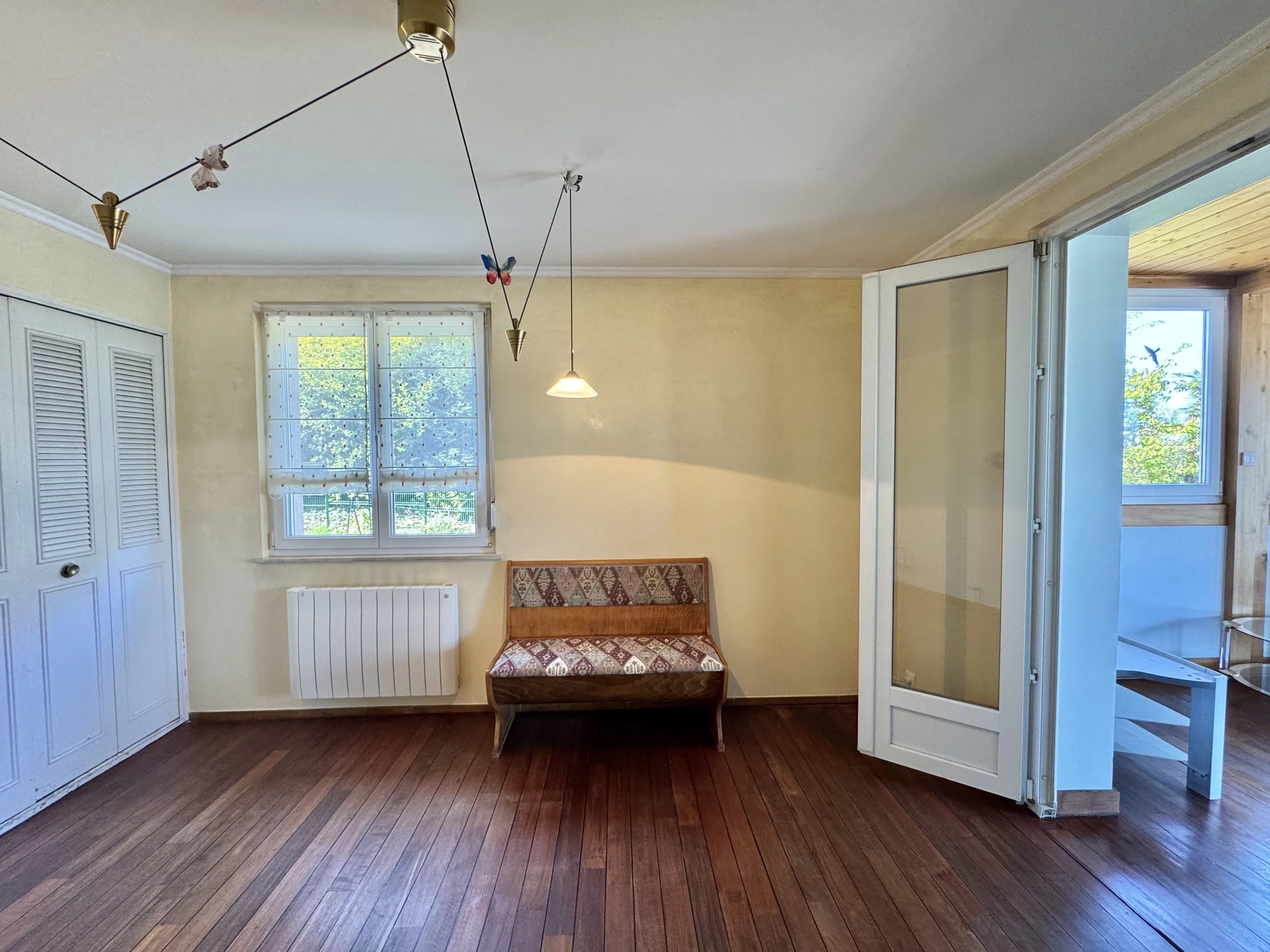 MONTREUX-JEUNE - Maison plain pied avec étang et piscine — photo 16