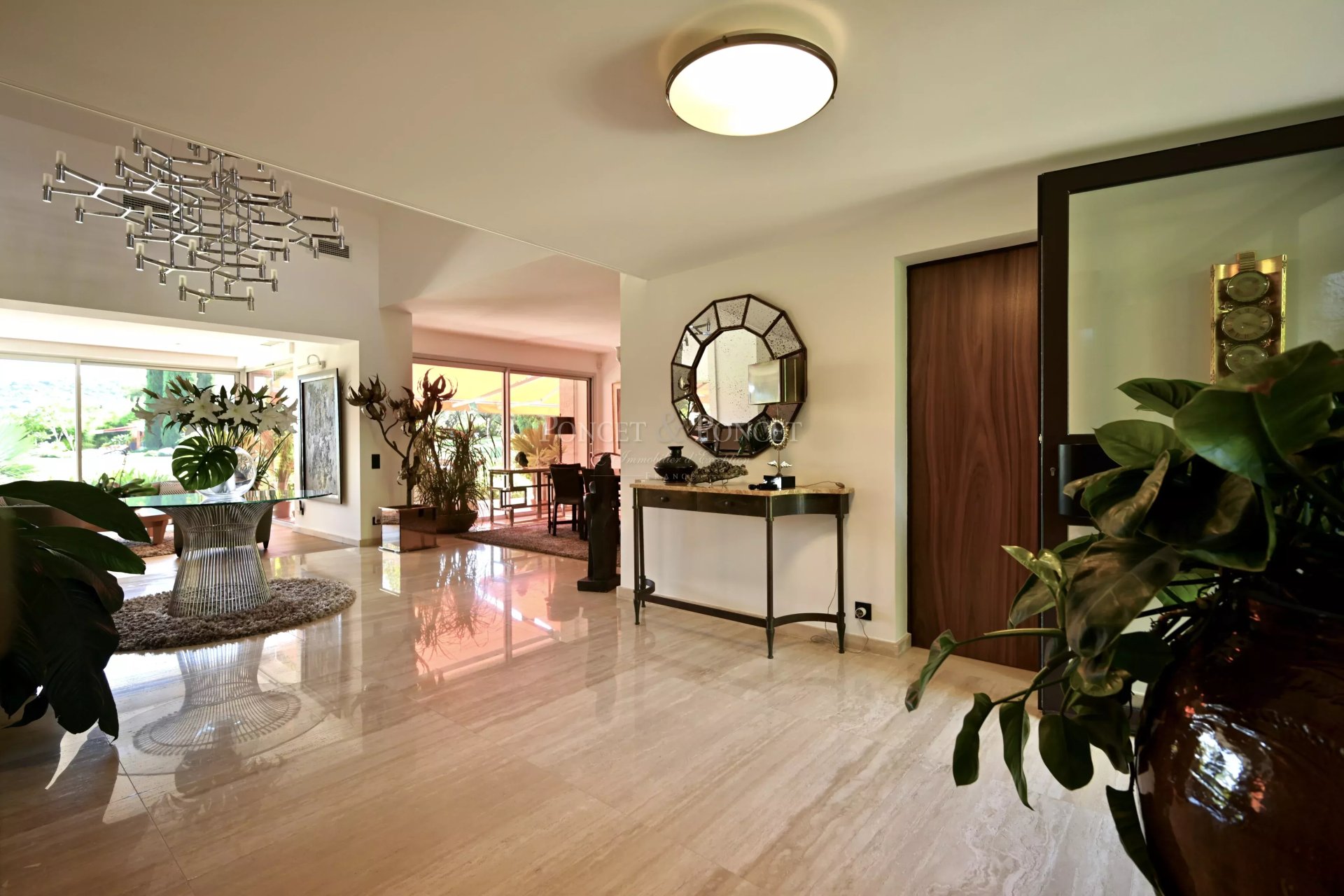 5 Bedroom Villa/Townhouse's Image 6