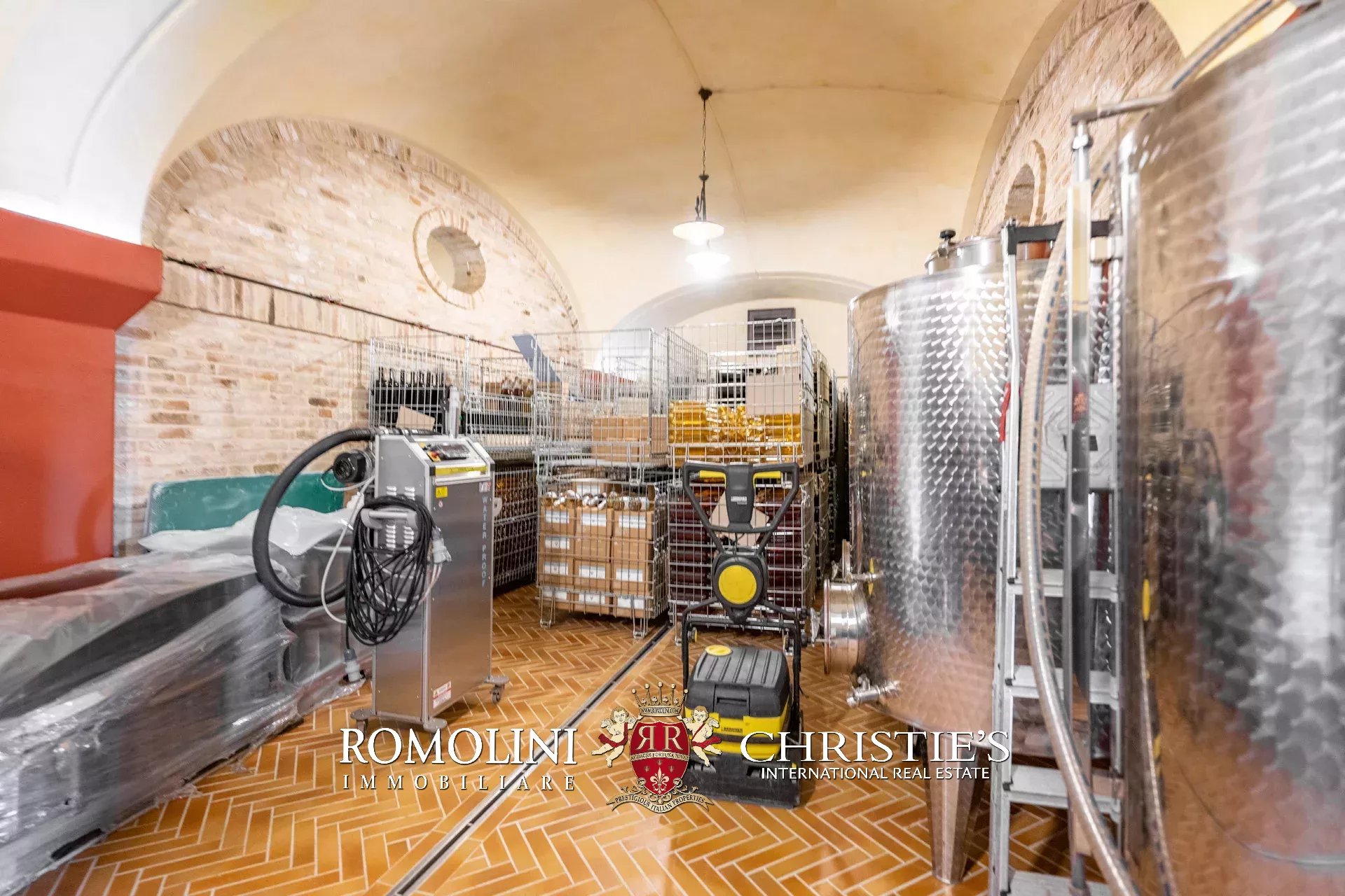 13 Bedroom Vineyard's Image 24