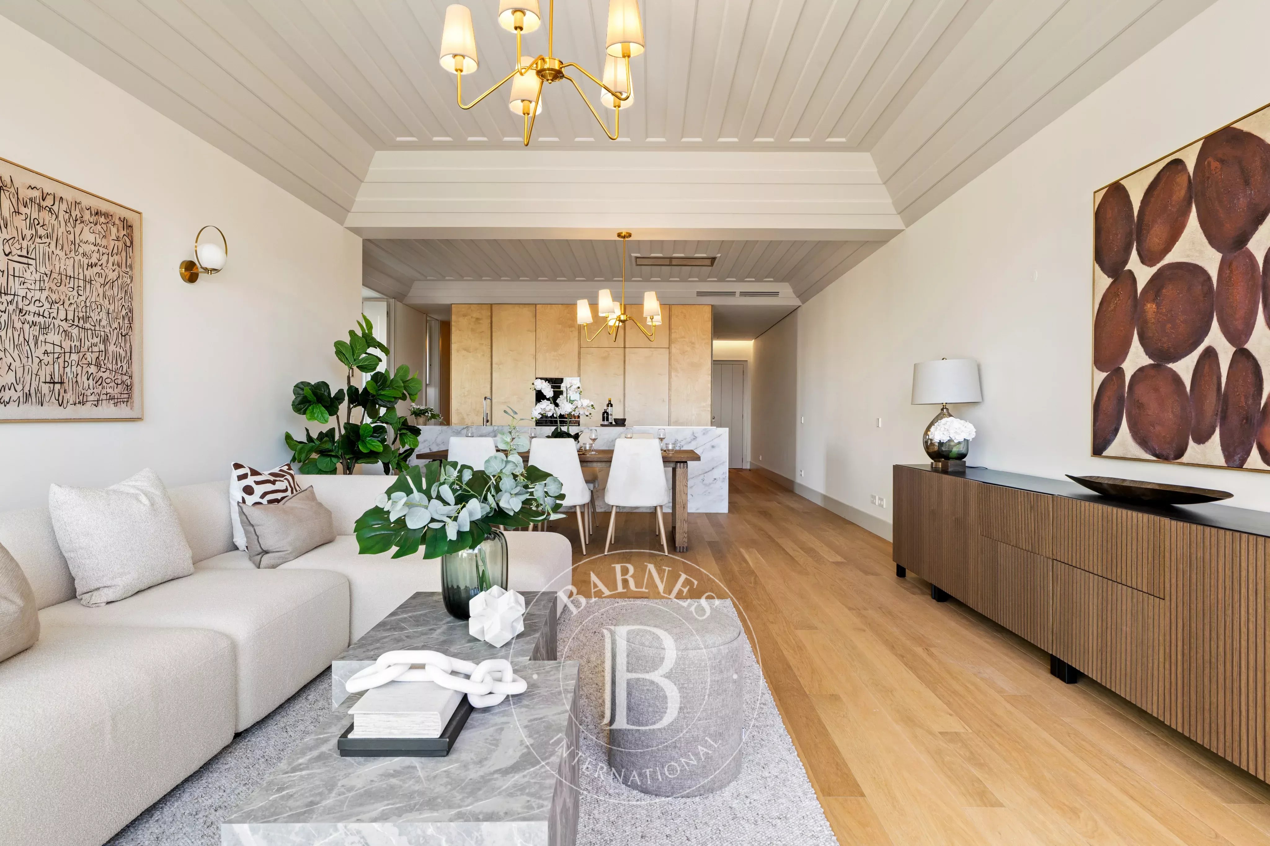 Jardin et vue sur la mer