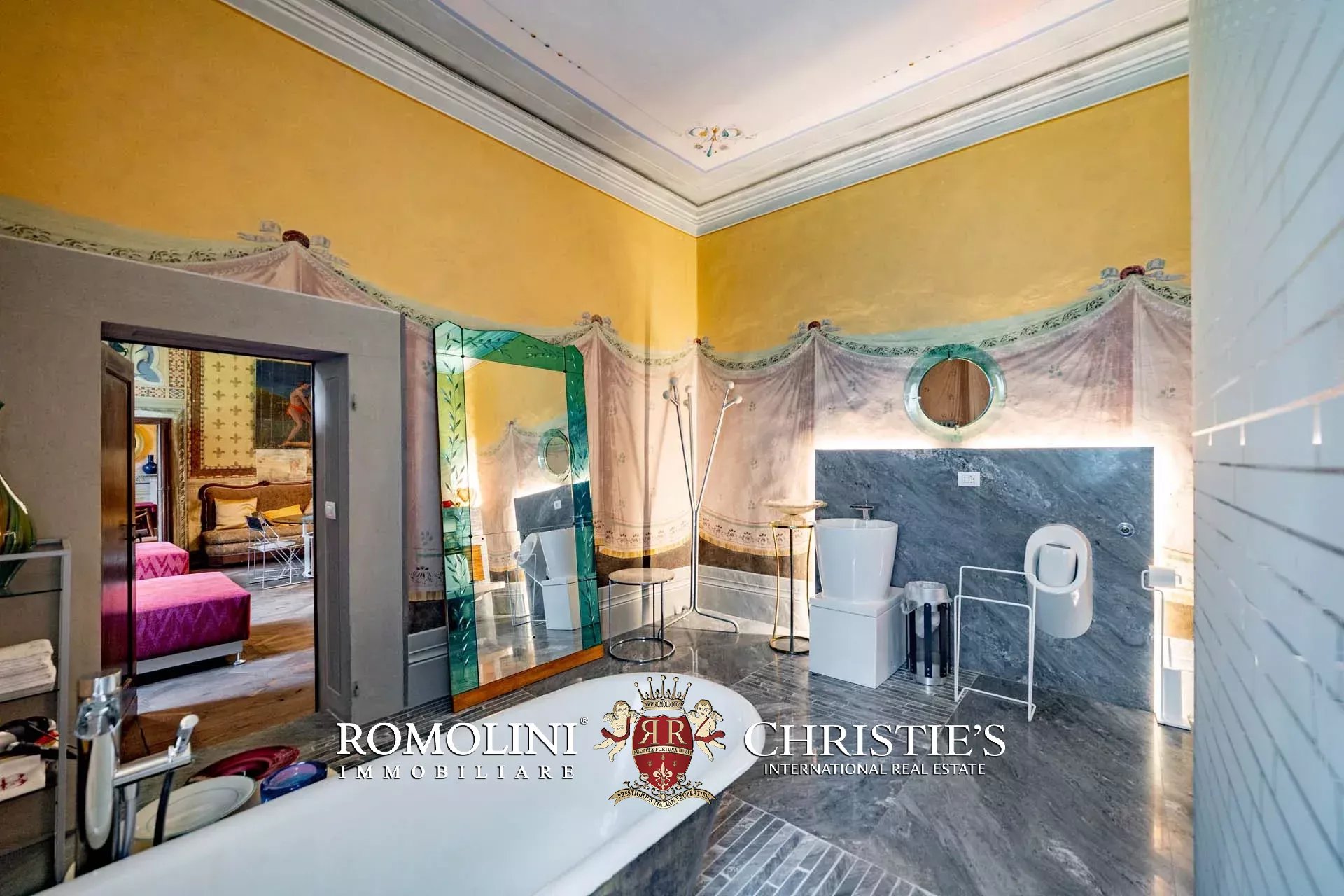 11 Bedroom Villa/Townhouse's Image 29
