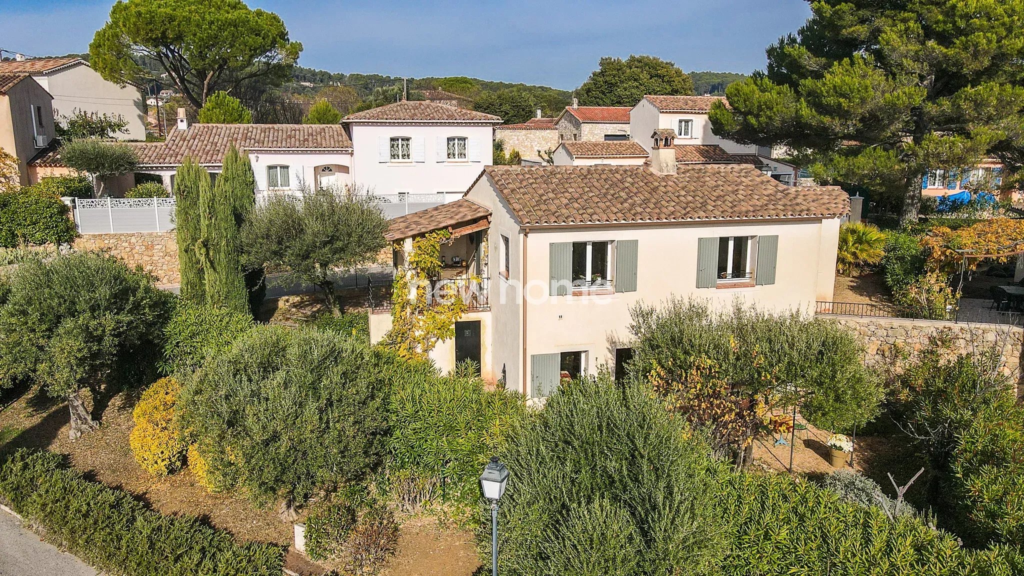 Charmante villa à pied du village